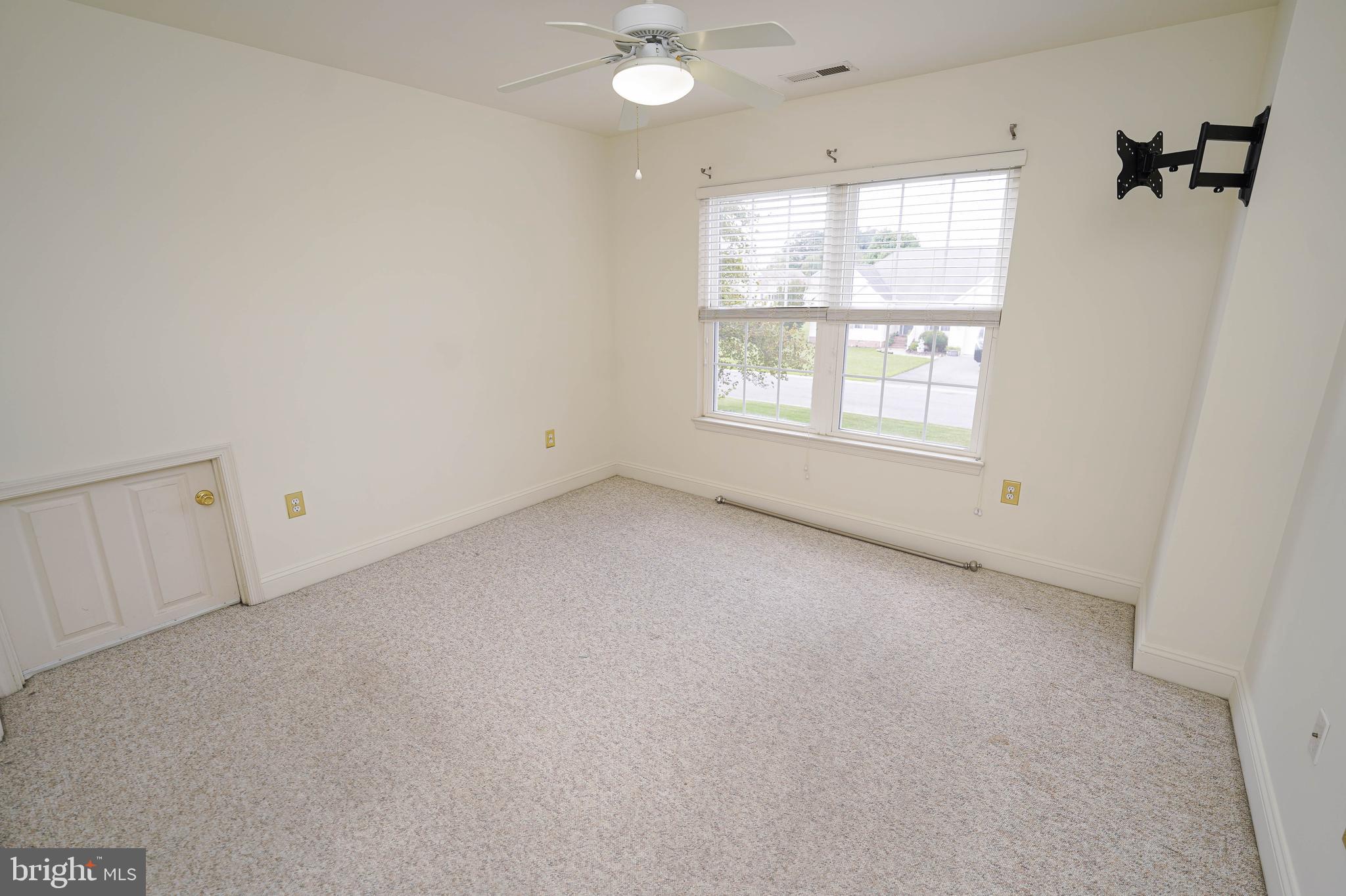 EAST FIELD - Residential