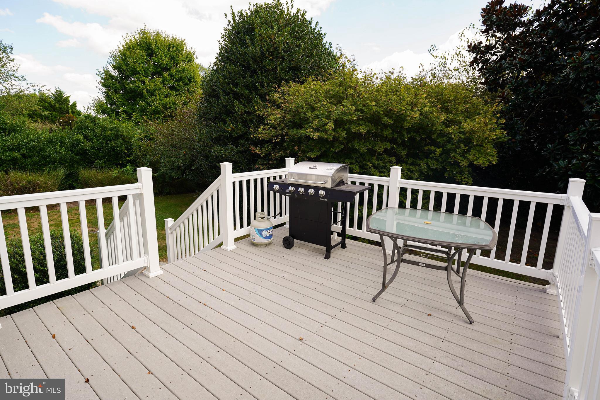 EAST FIELD - Residential