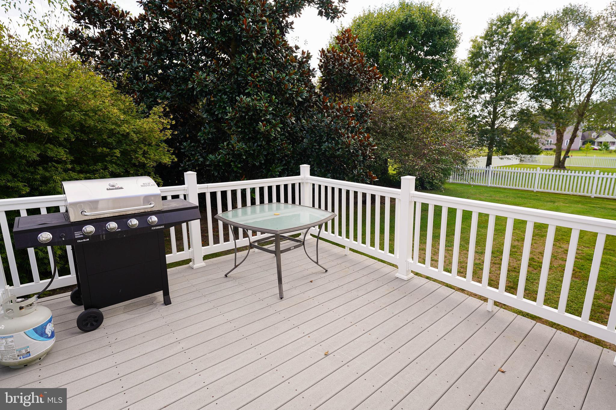 EAST FIELD - Residential