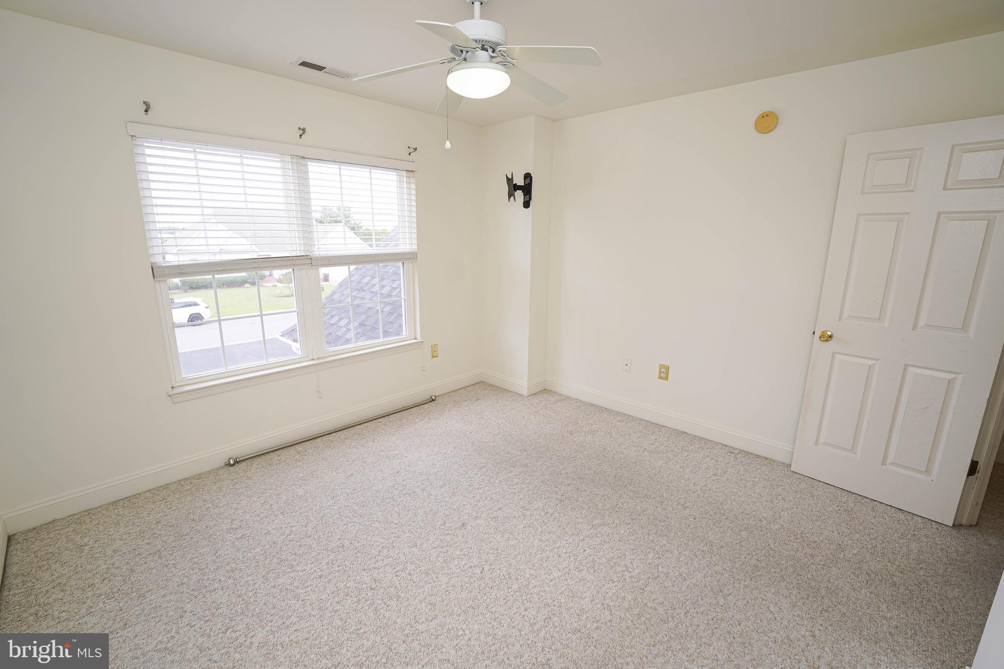 EAST FIELD - Residential