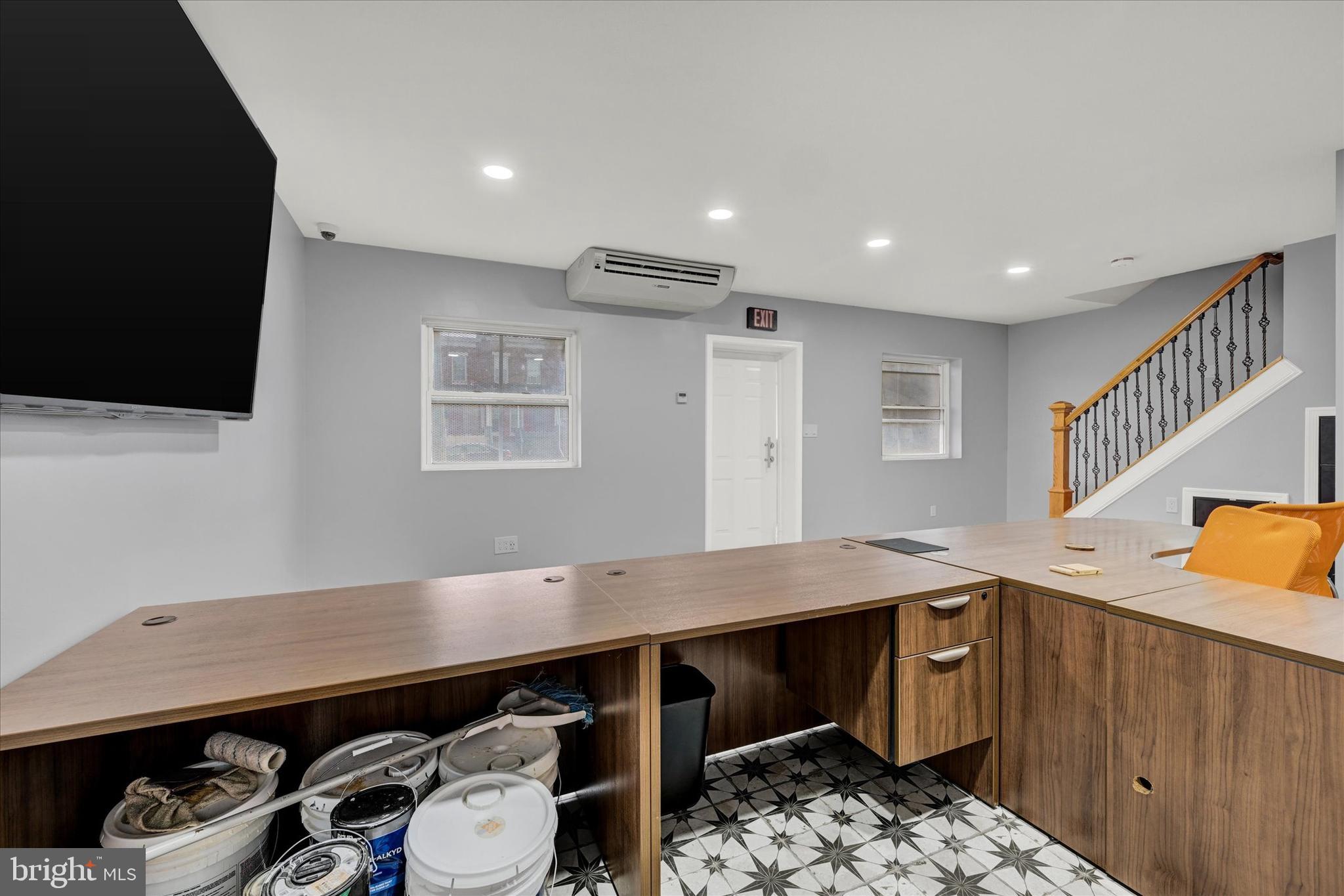 ALBEMARLE SQUARE - Residential