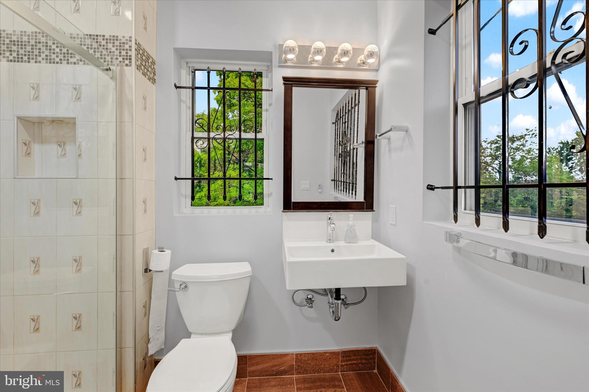 ALBEMARLE SQUARE - Residential