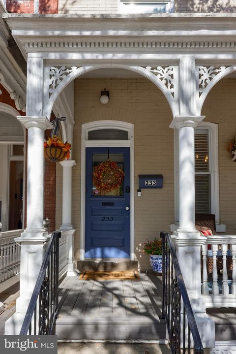 233 E NEW STREET LANCASTER PA 17602
