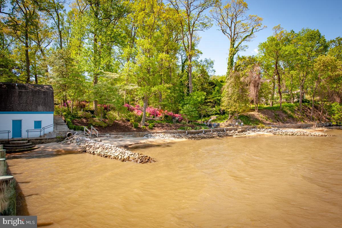 STONINGTON - Residential