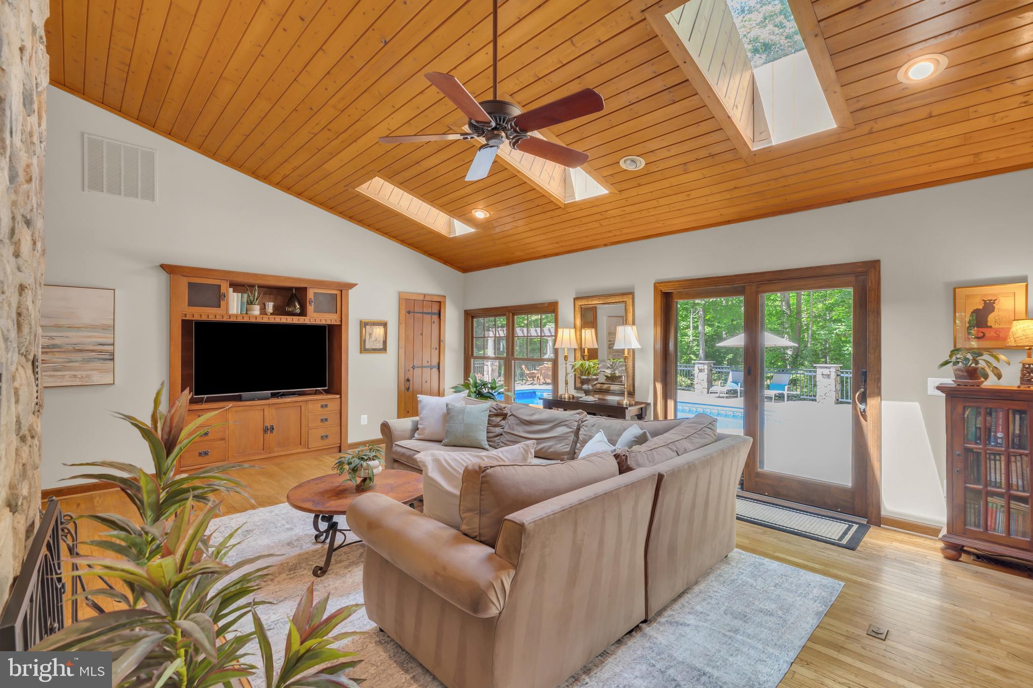 DOMINION VALLEY HUNT - Residential