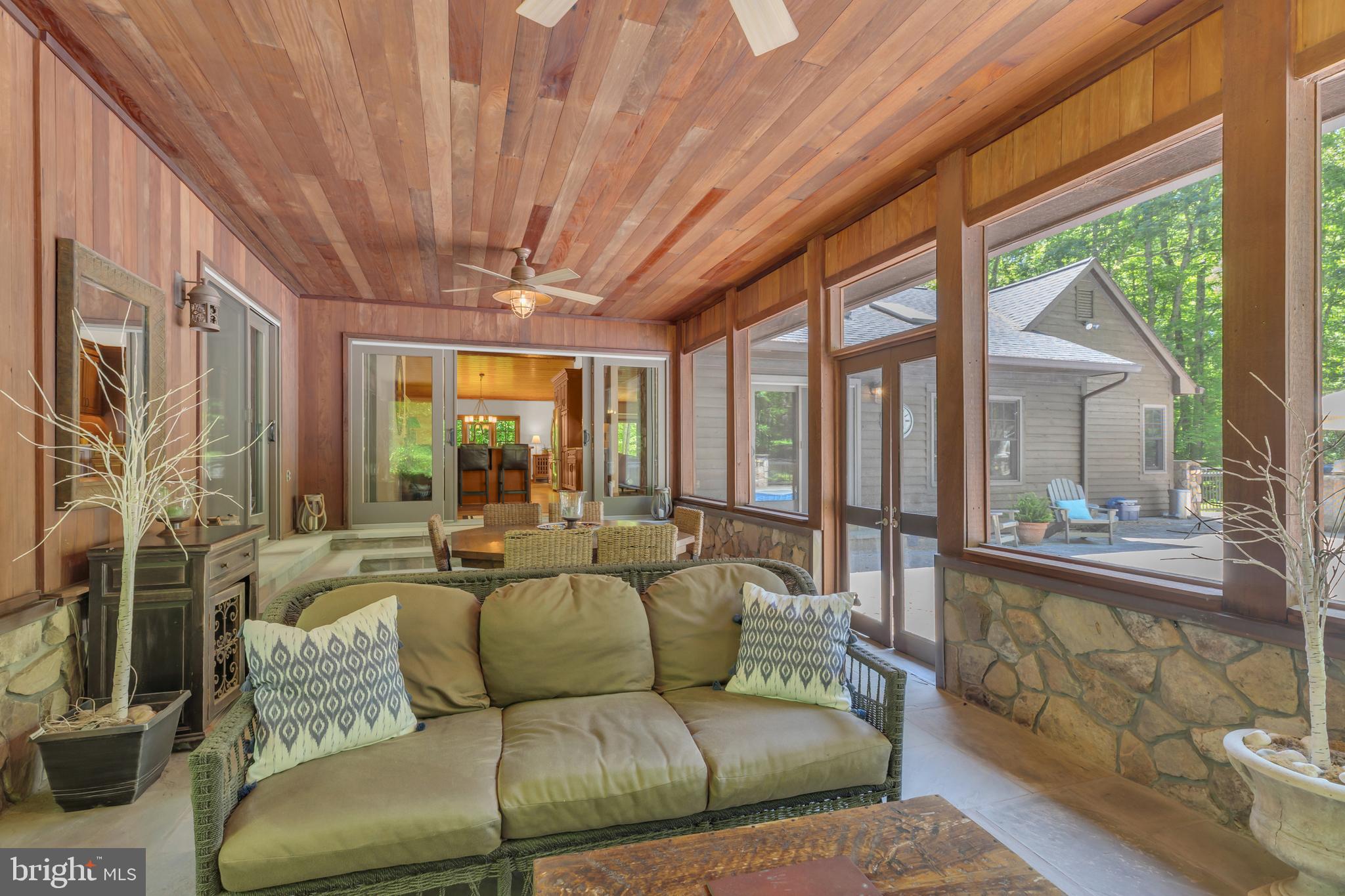DOMINION VALLEY HUNT - Residential