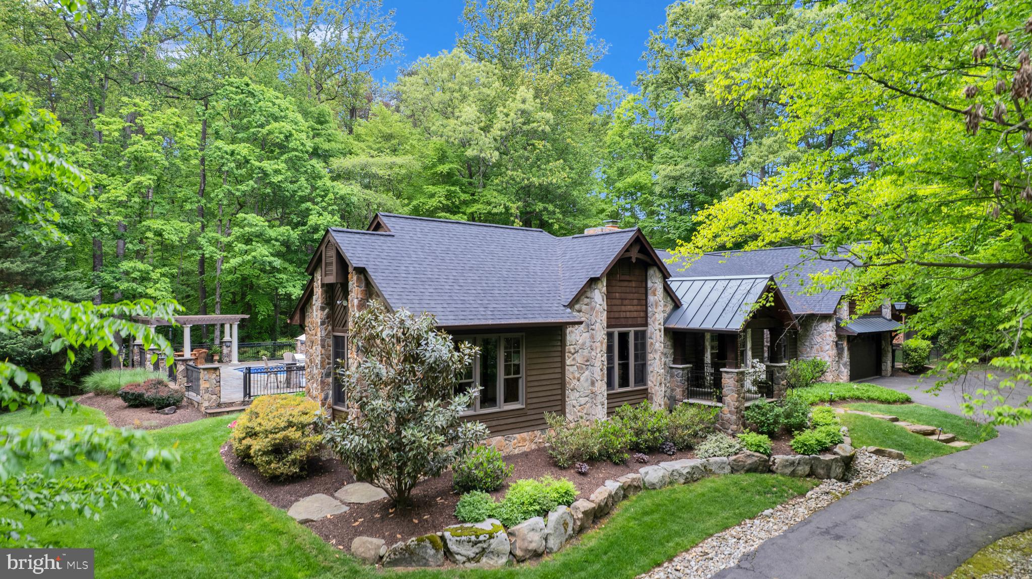 DOMINION VALLEY HUNT - Residential