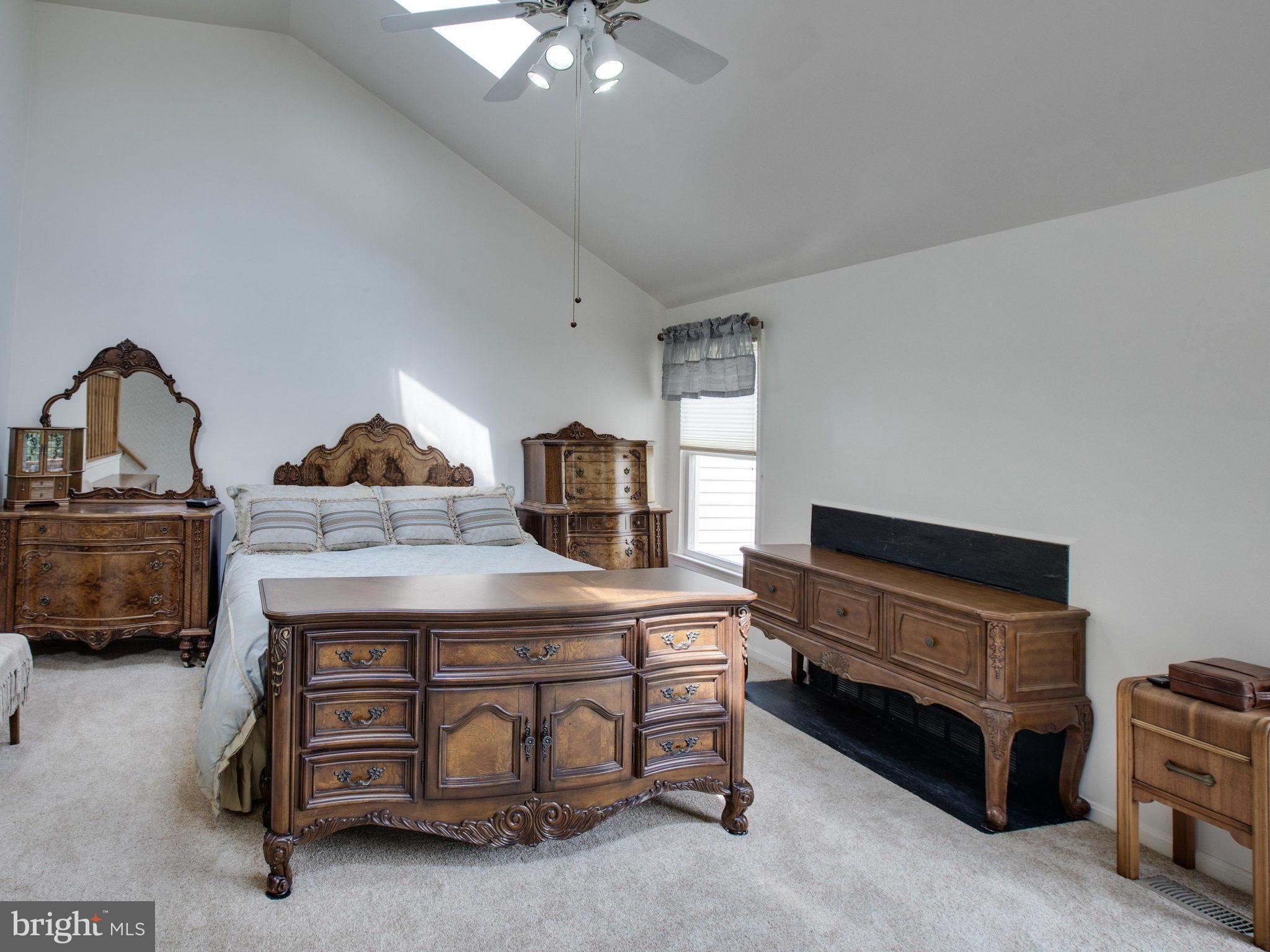 PINECREST - Residential