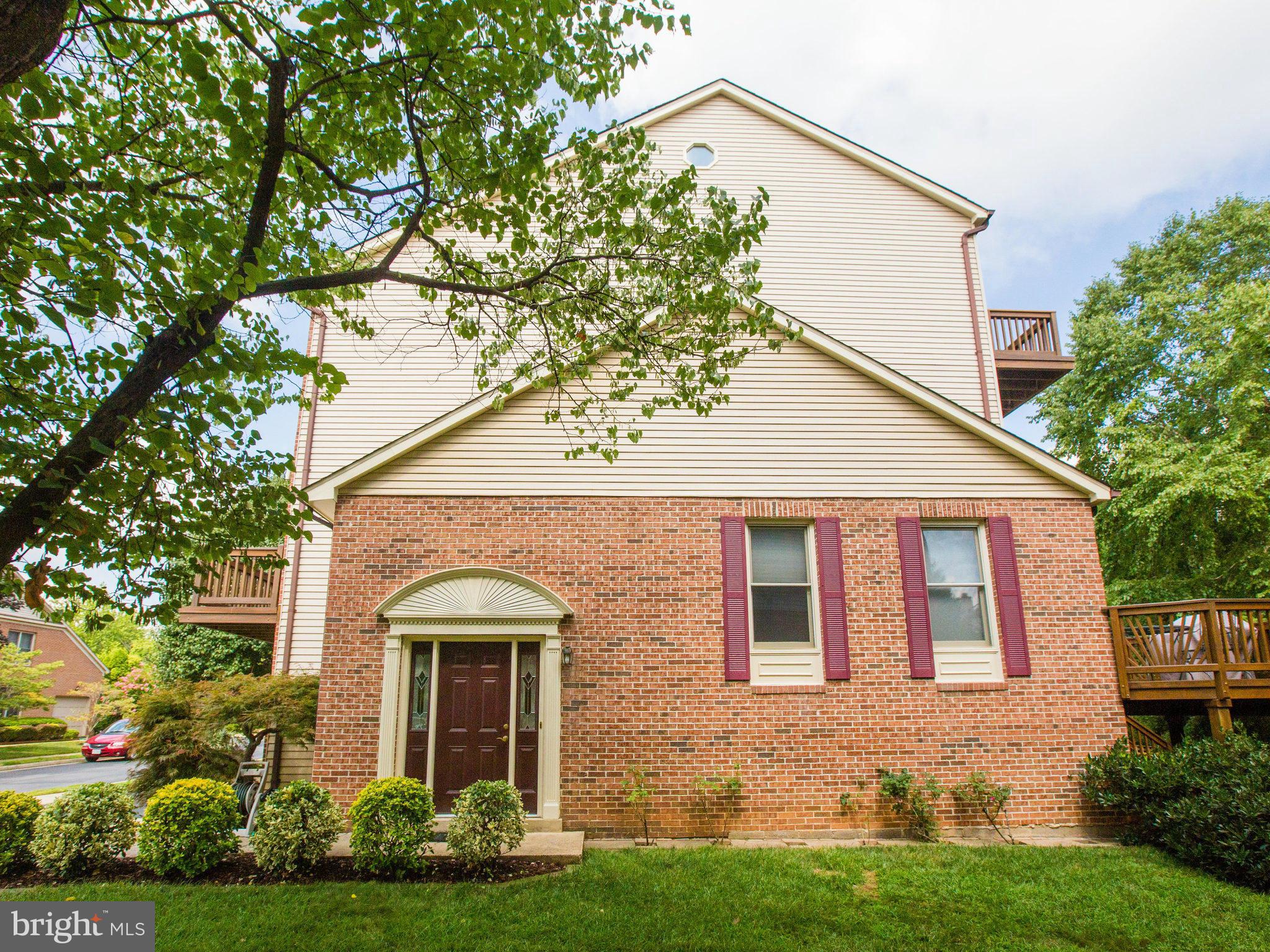 PINECREST - Residential