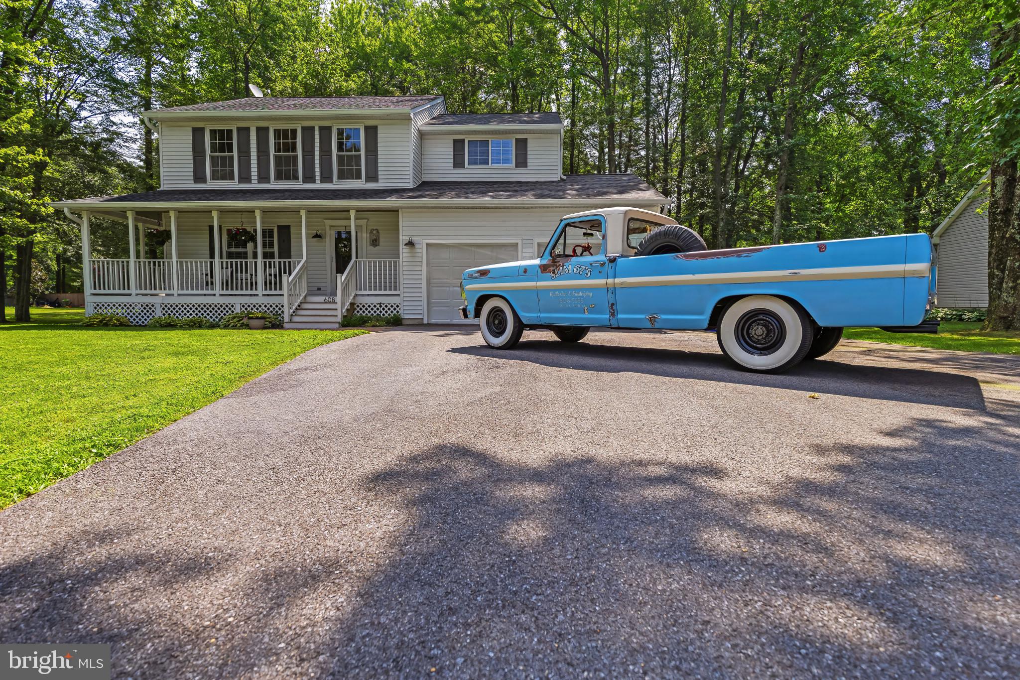 608 CLOVERFIELDS DRIVE