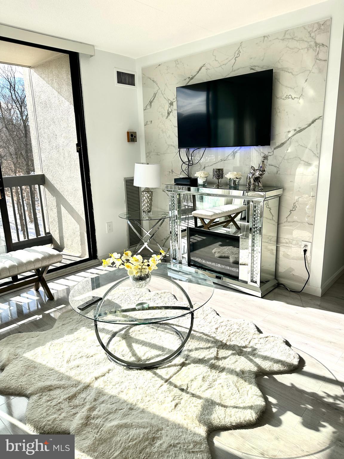 SENTINEL OF LANDMARK - Residential