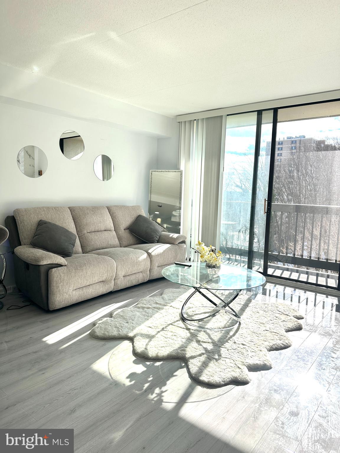 SENTINEL OF LANDMARK - Residential