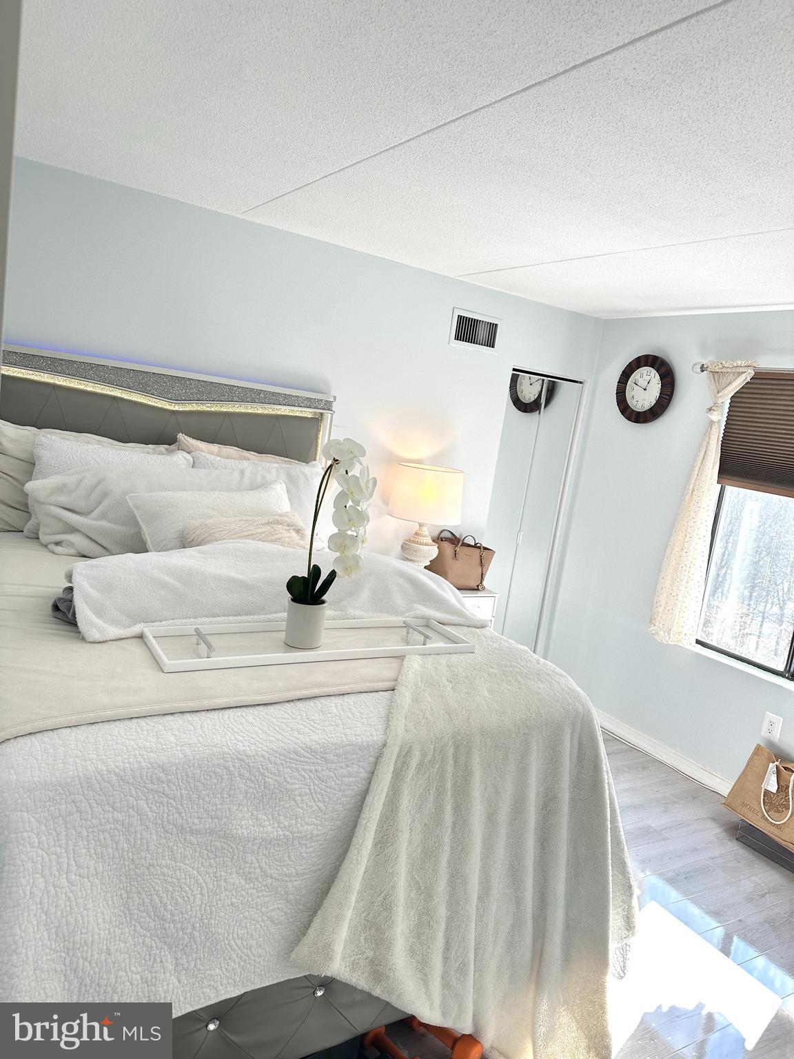 SENTINEL OF LANDMARK - Residential