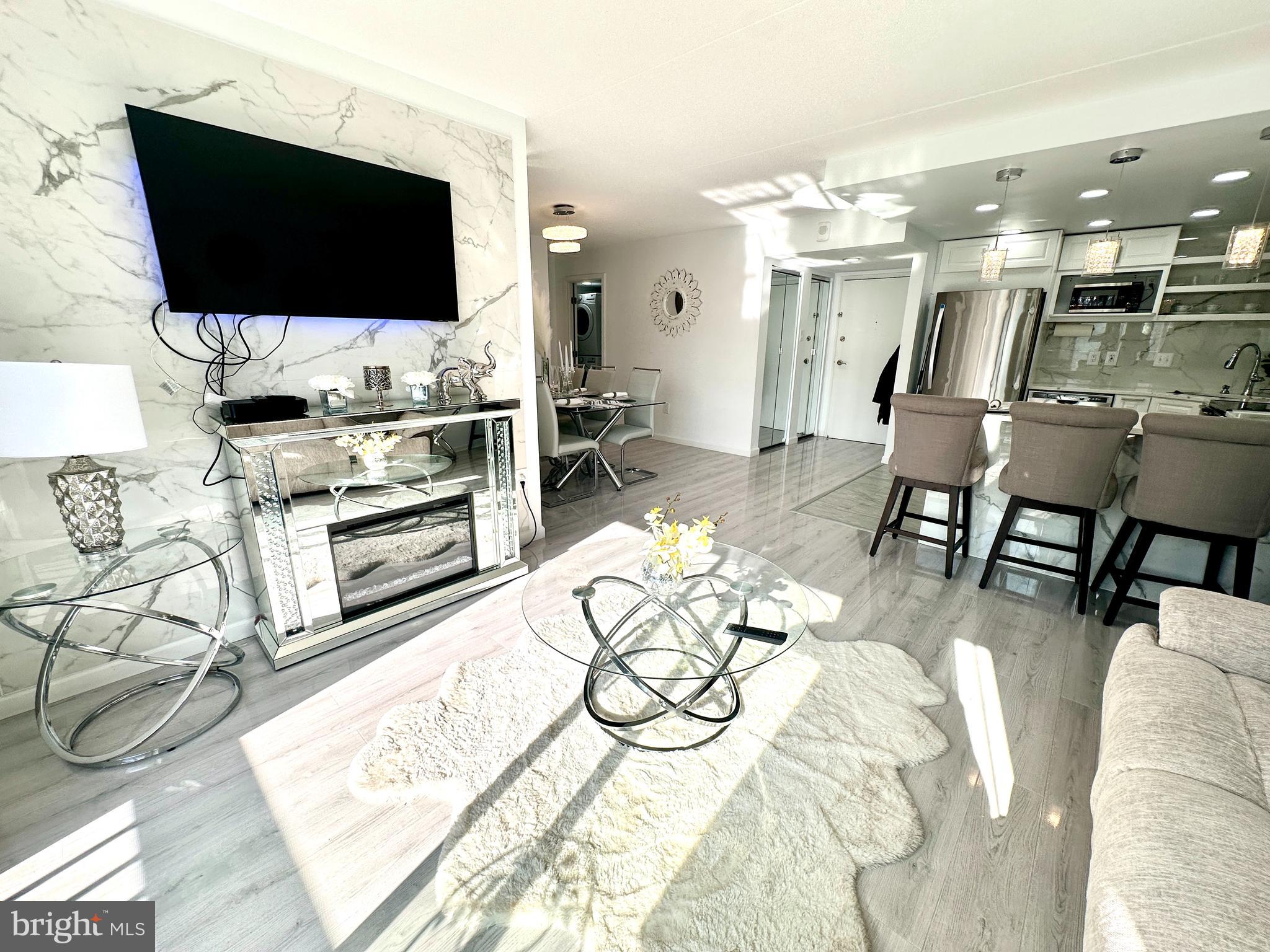 SENTINEL OF LANDMARK - Residential