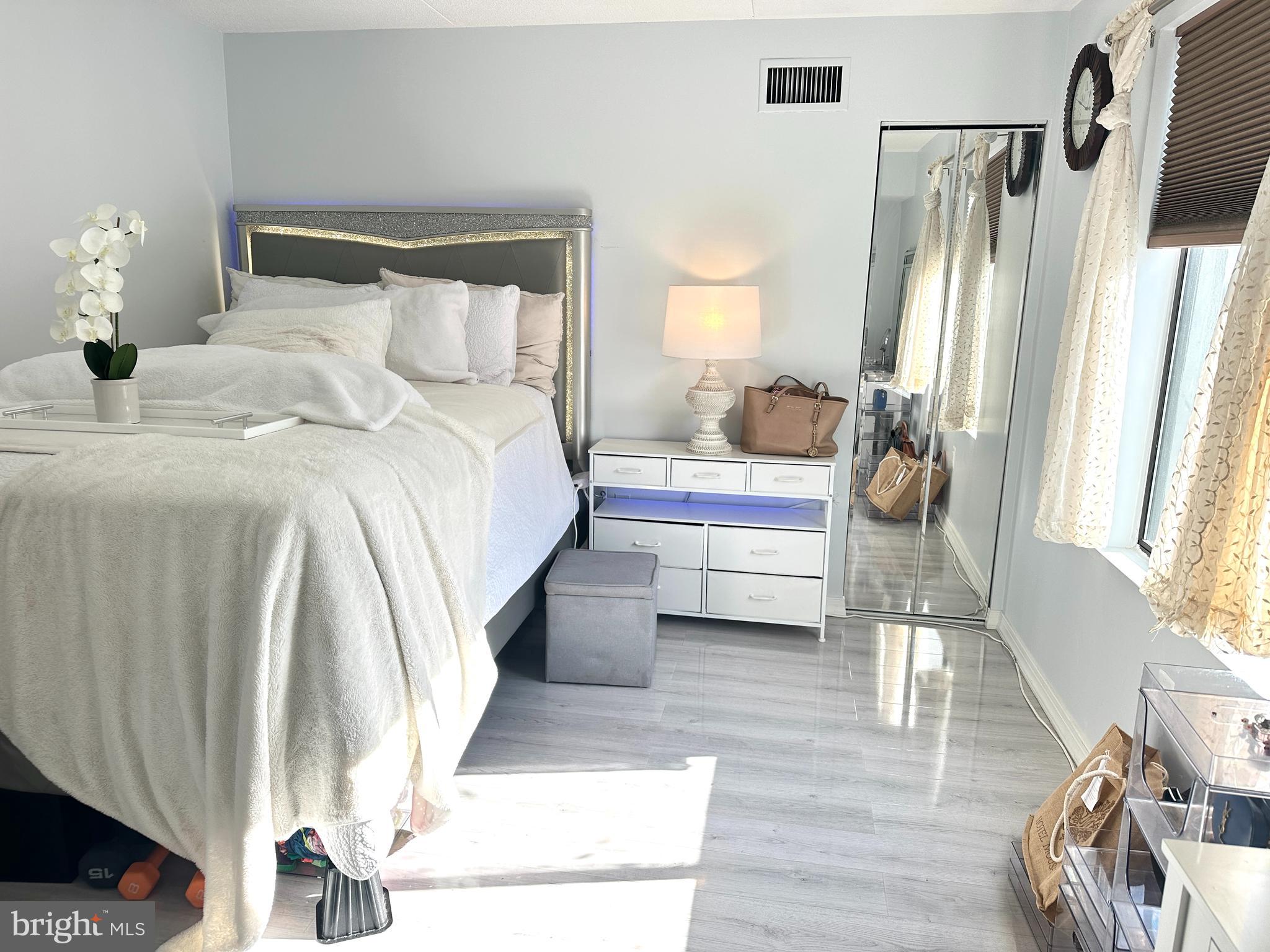 SENTINEL OF LANDMARK - Residential