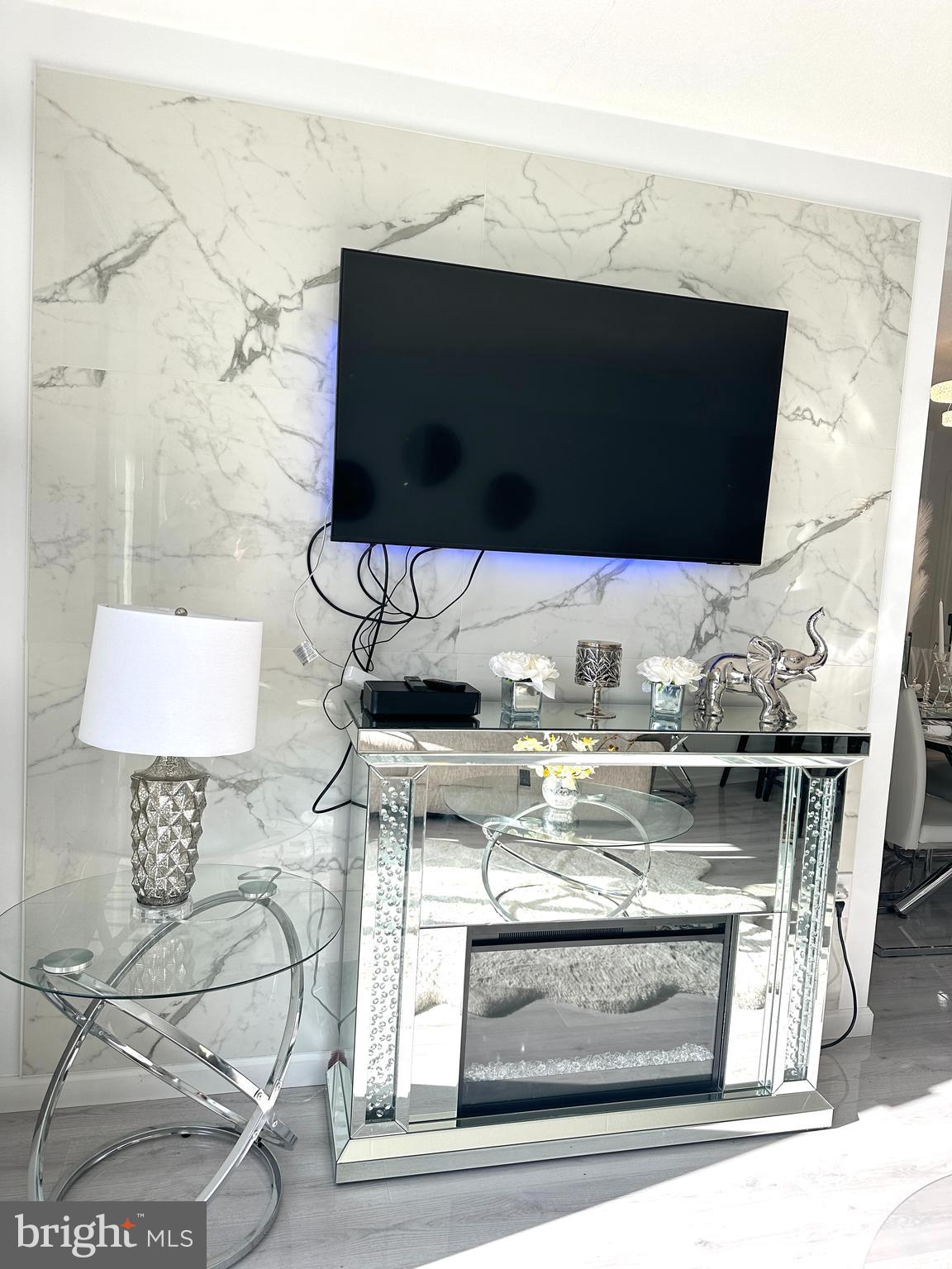 SENTINEL OF LANDMARK - Residential