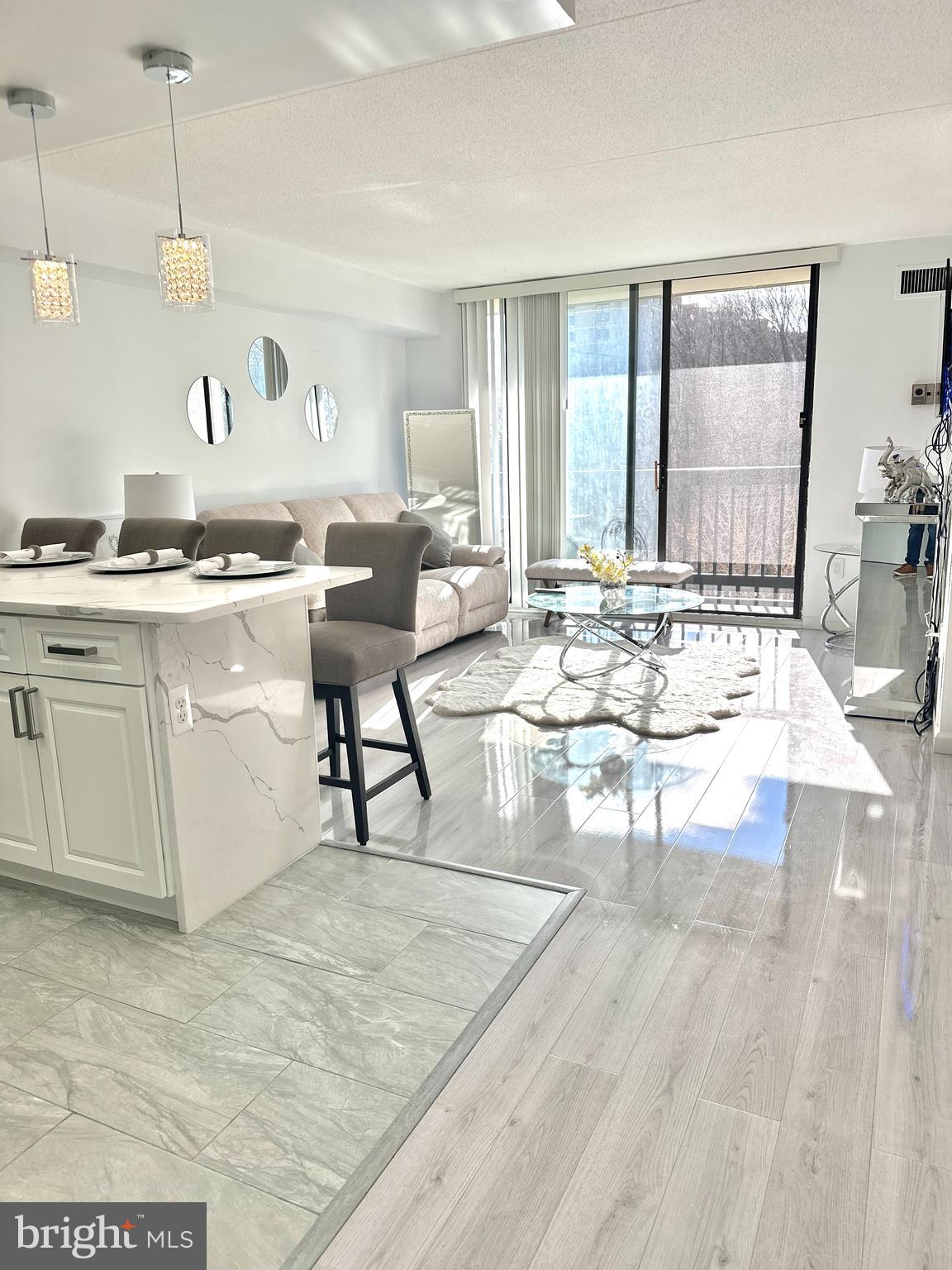 SENTINEL OF LANDMARK - Residential