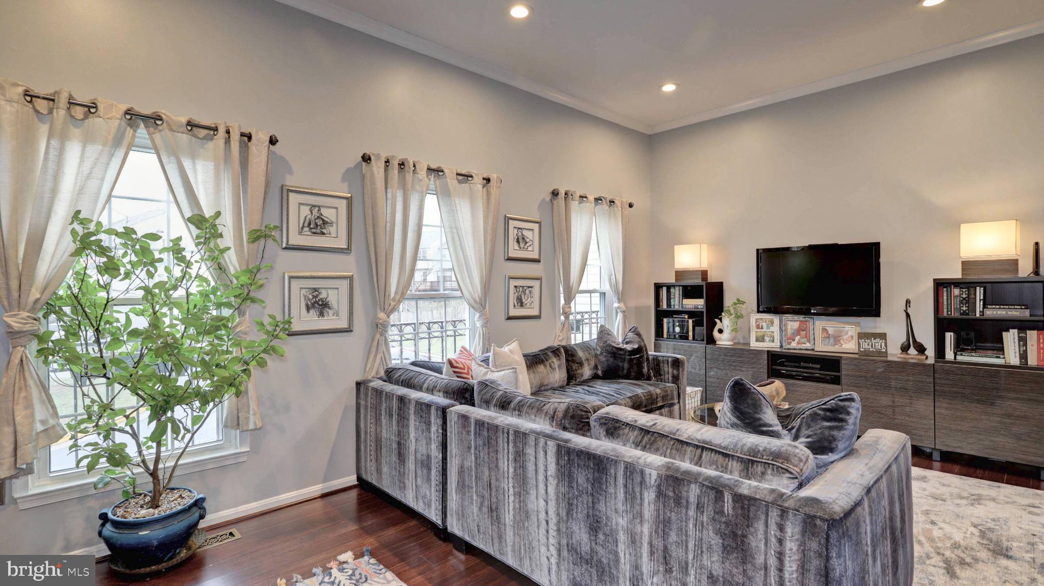 ASHBURN VILLAGE - Residential Lease