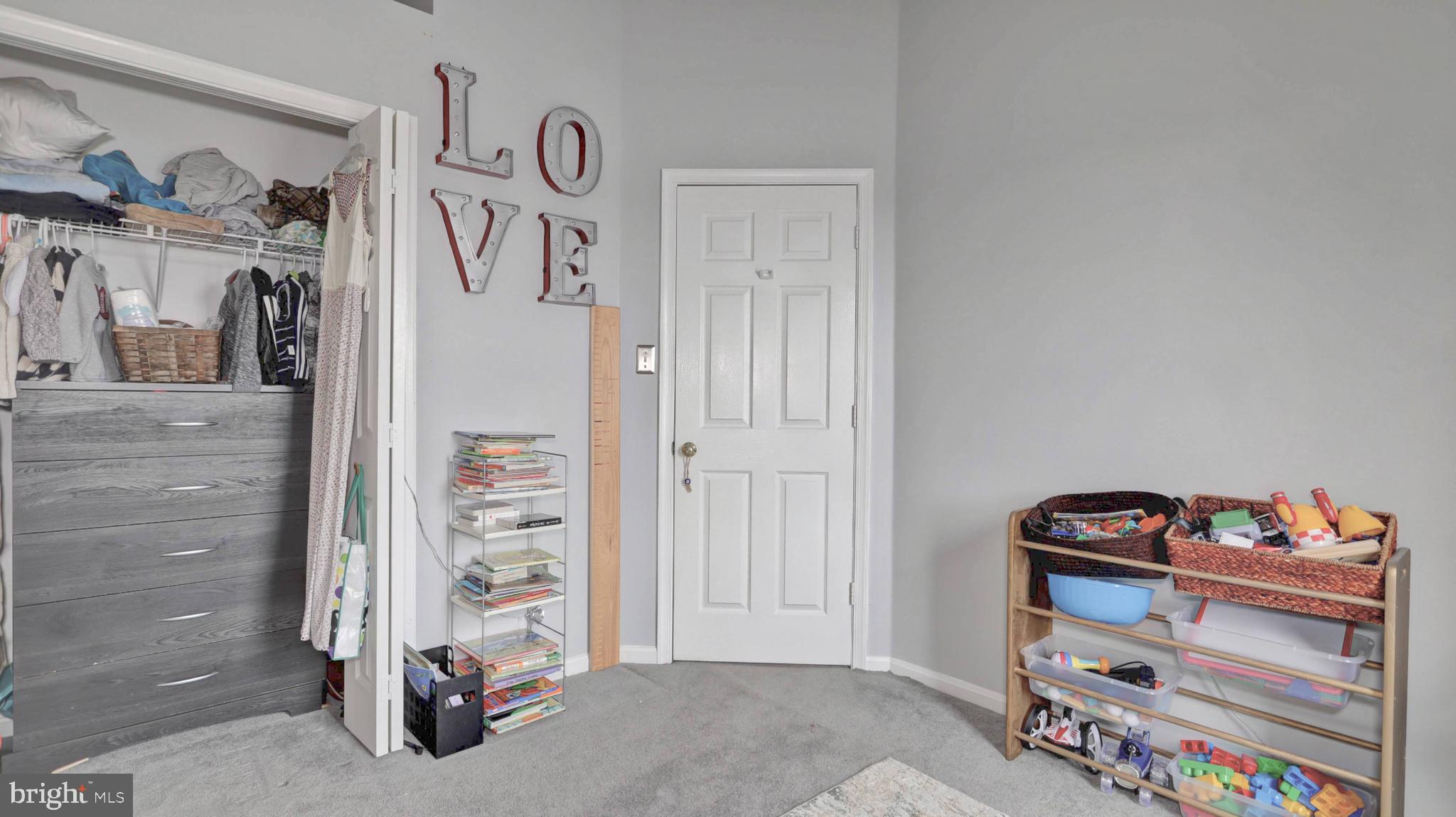 ASHBURN VILLAGE - Residential Lease