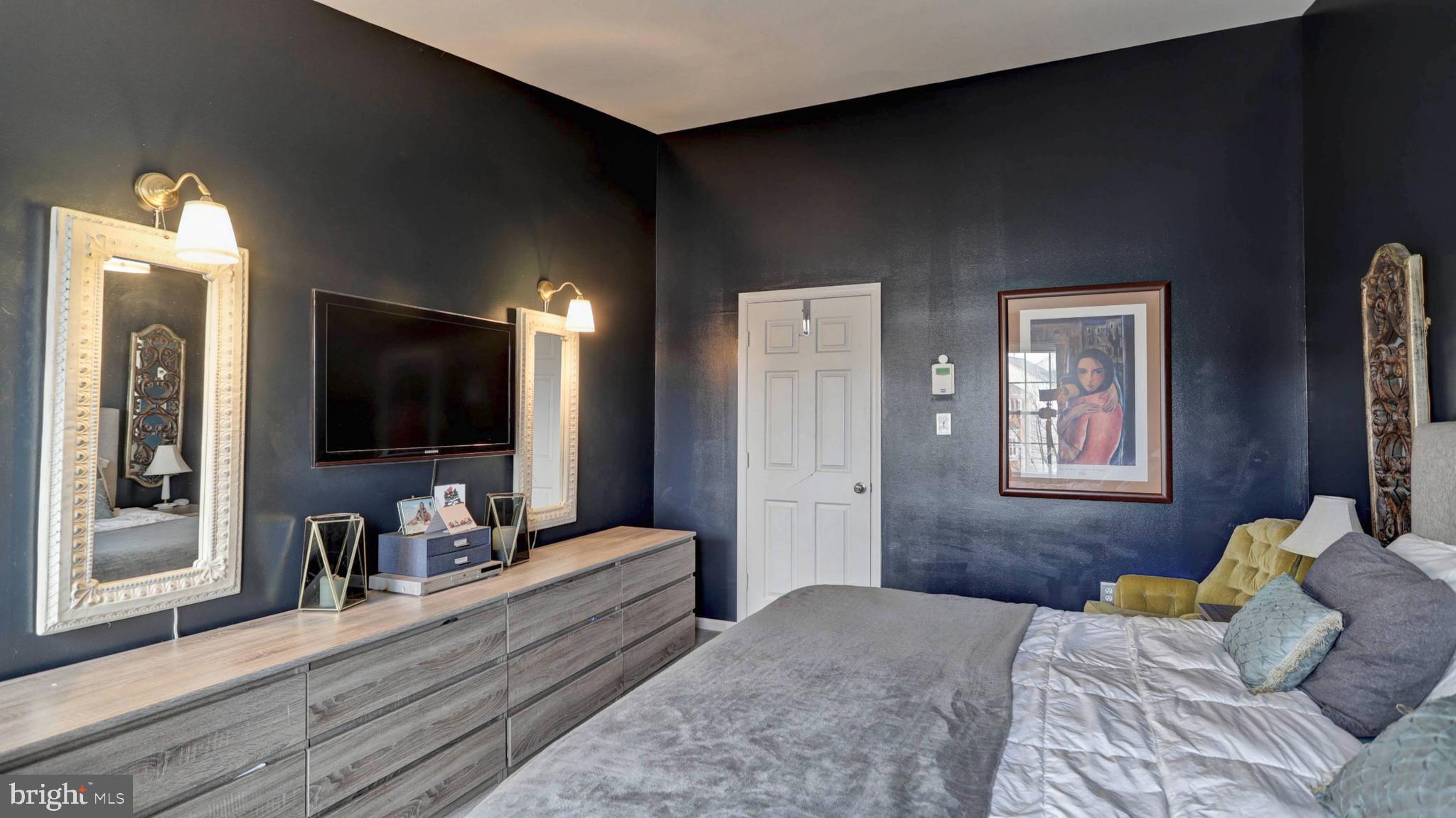 ASHBURN VILLAGE - Residential Lease