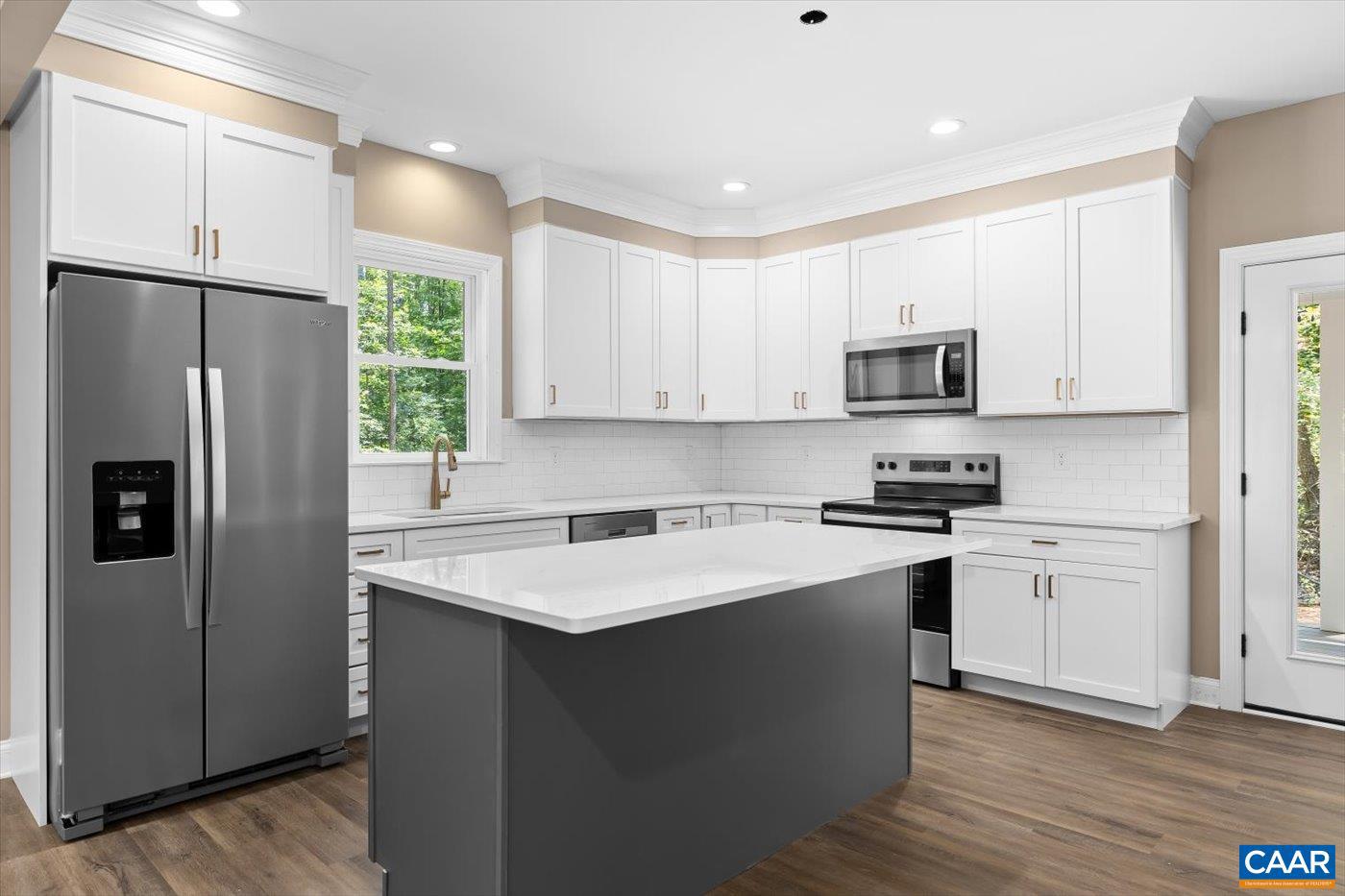 EAGLES COVE - Residential