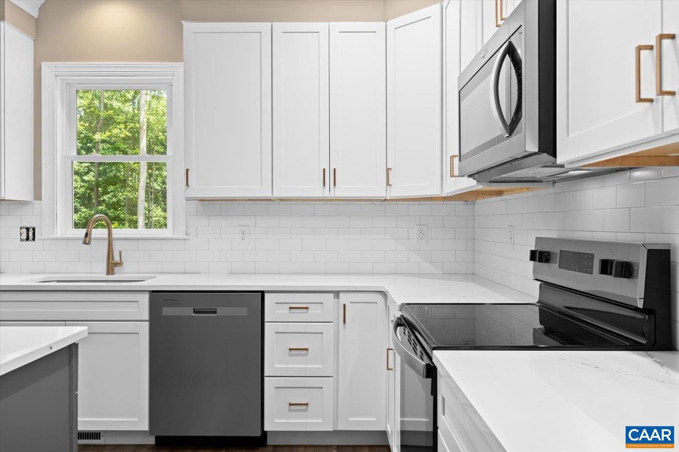 EAGLES COVE - Residential