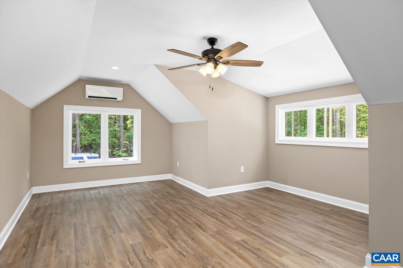 EAGLES COVE - Residential