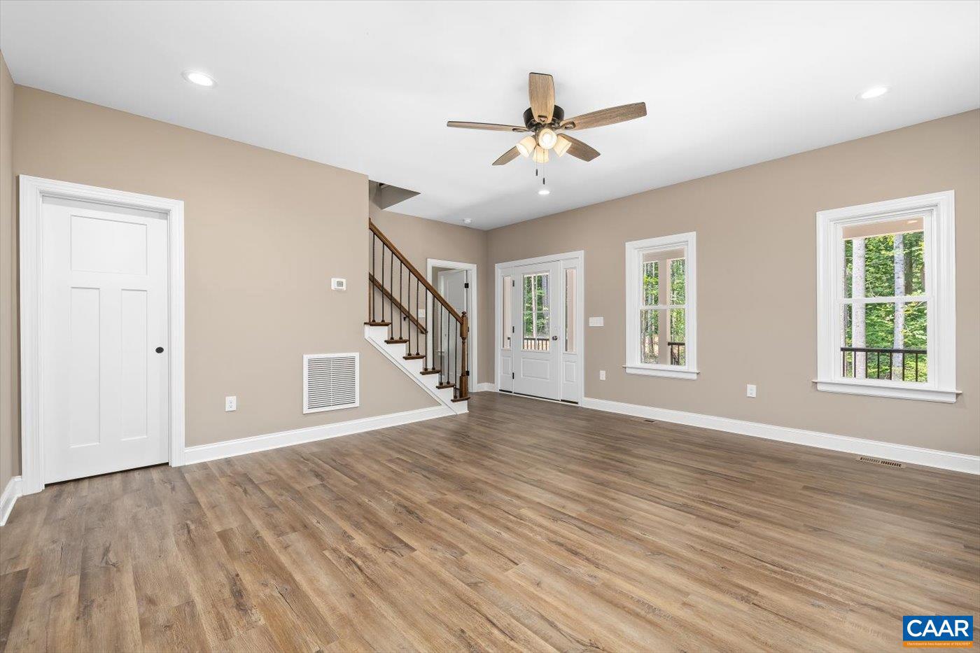 EAGLES COVE - Residential