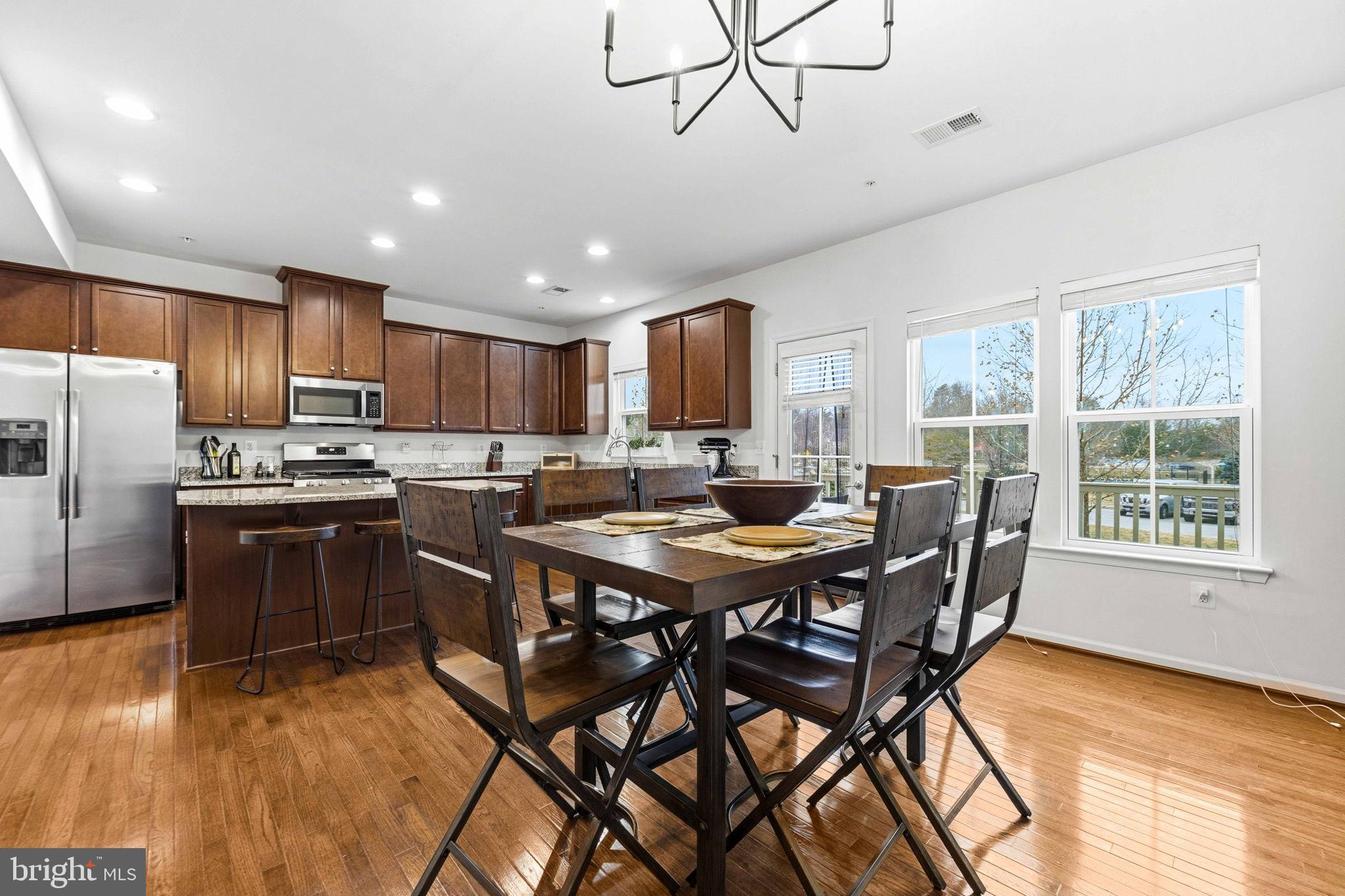 CREEKSIDE VILLAGE AT TANYARD SPRINGS - Residential