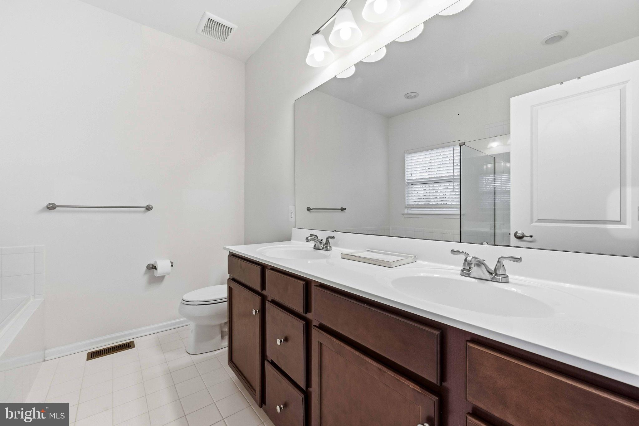 CREEKSIDE VILLAGE AT TANYARD SPRINGS - Residential