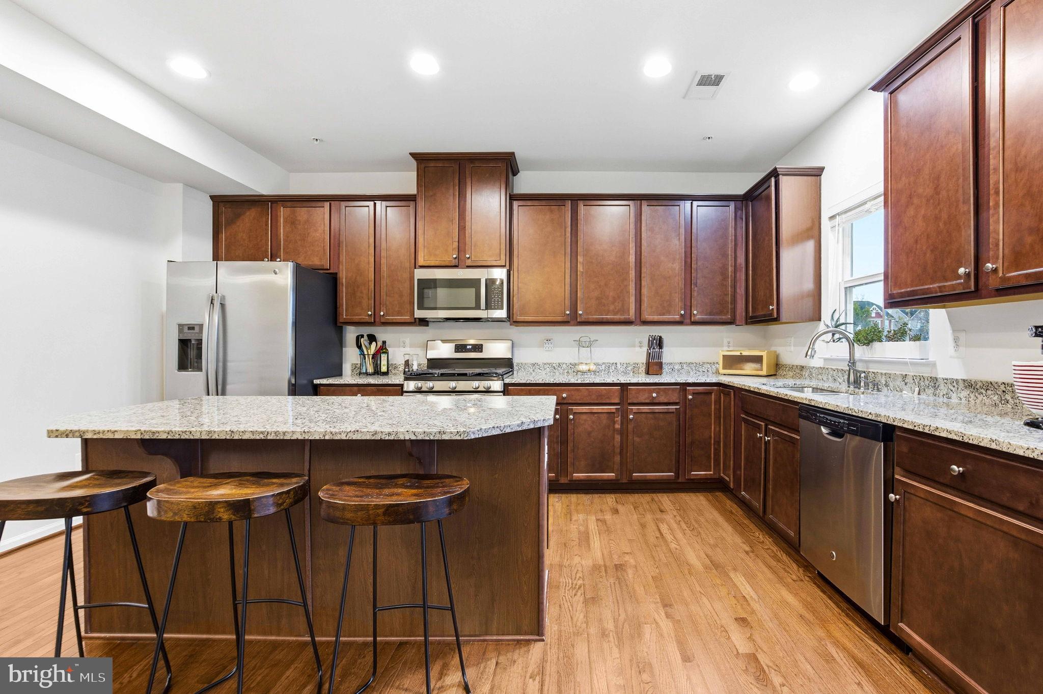 598 FOX RIVER HILLS WAY