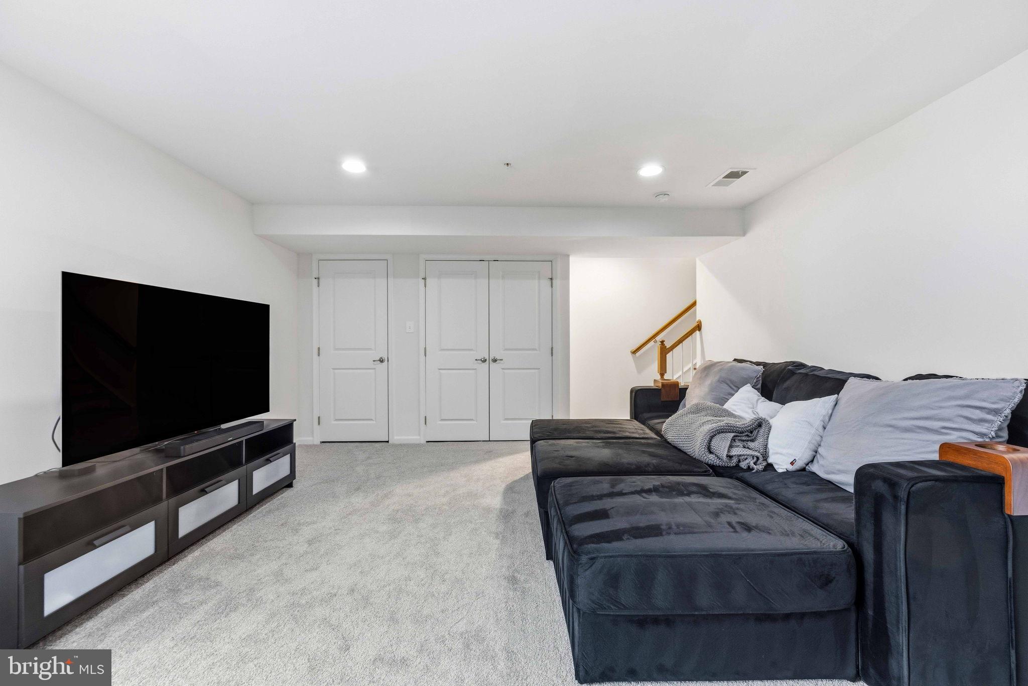 CREEKSIDE VILLAGE AT TANYARD SPRINGS - Residential