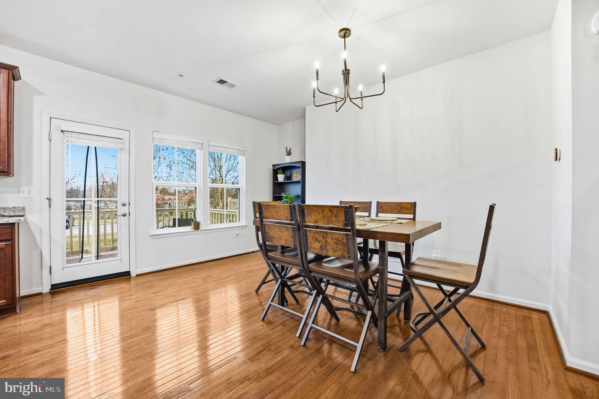 CREEKSIDE VILLAGE AT TANYARD SPRINGS - Residential