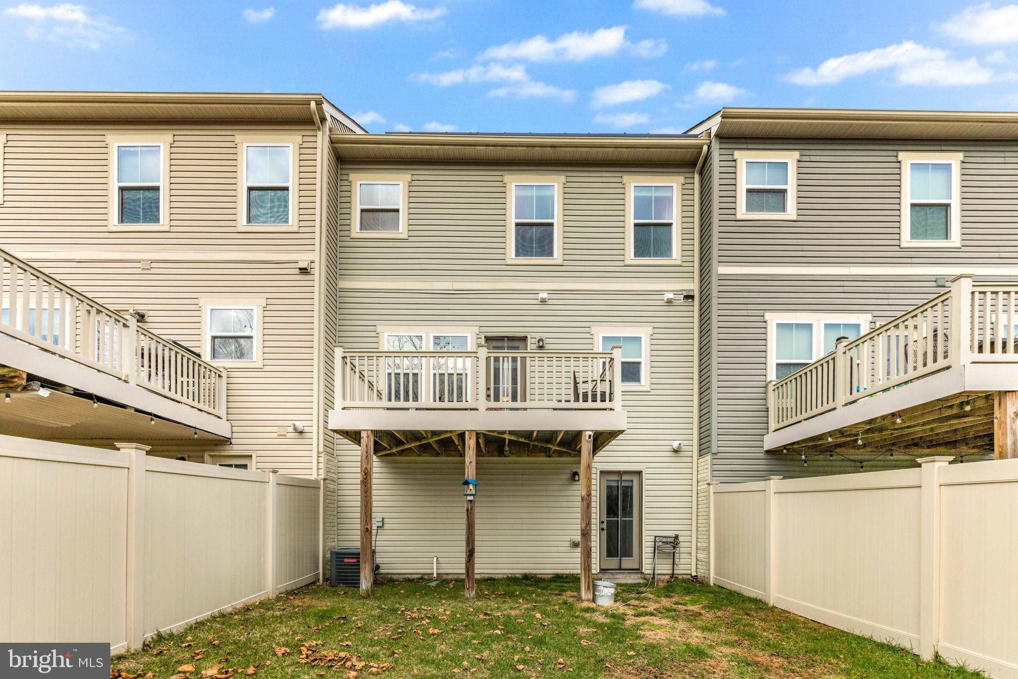 CREEKSIDE VILLAGE AT TANYARD SPRINGS - Residential