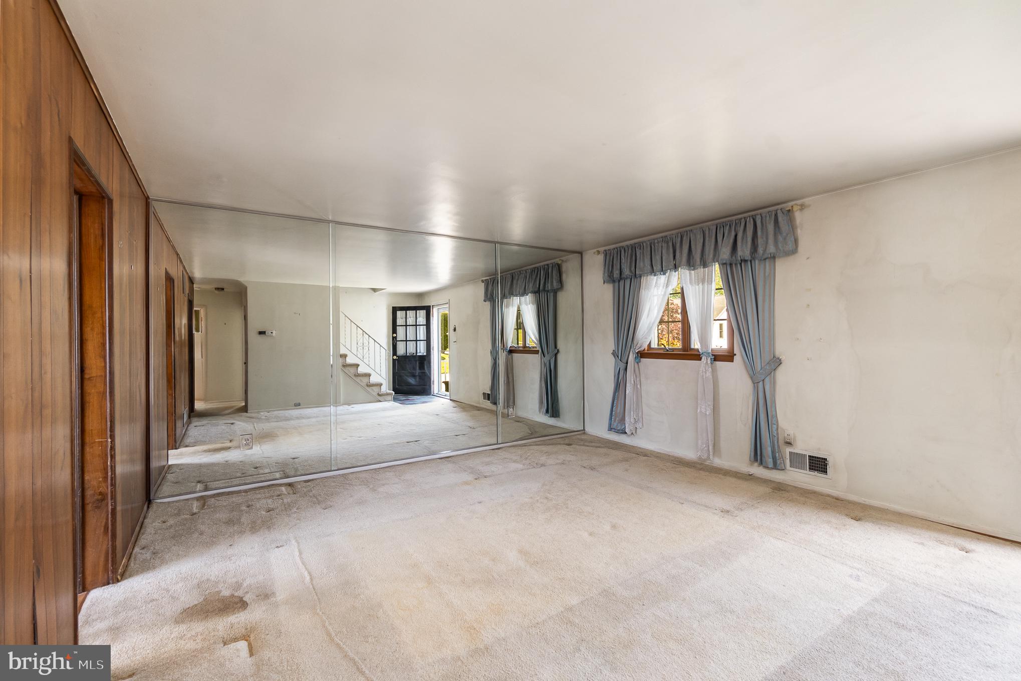 PERRY HALL ESTATES - Residential