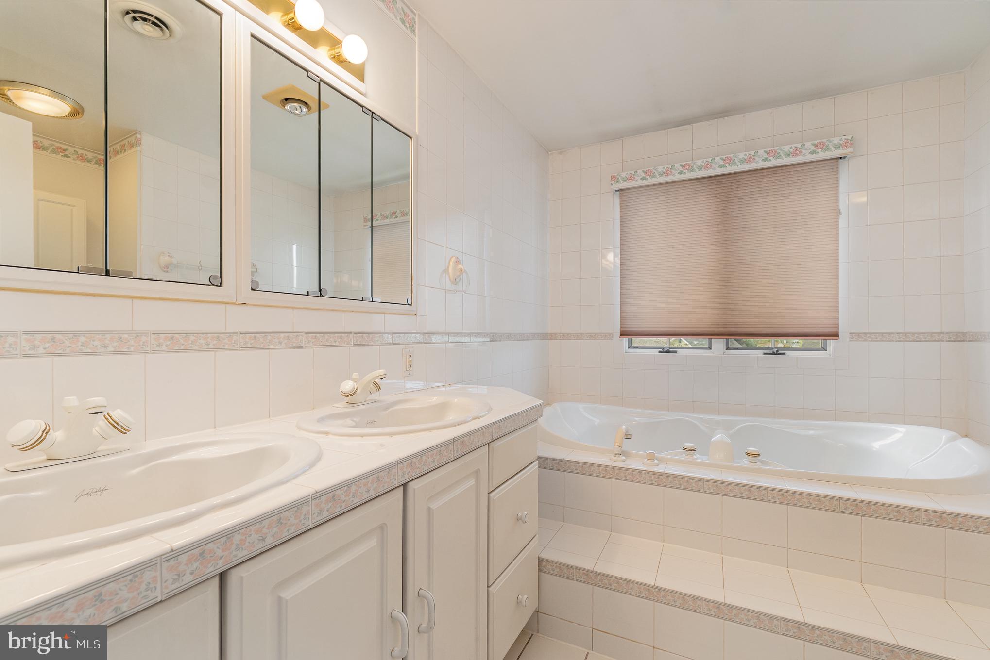 PERRY HALL ESTATES - Residential