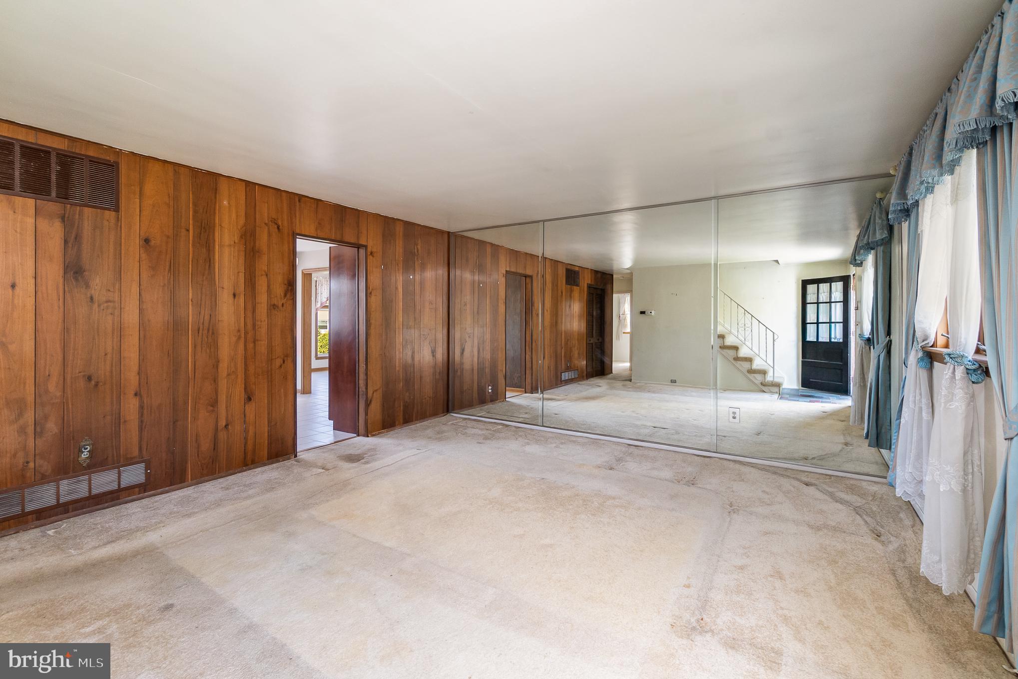 PERRY HALL ESTATES - Residential