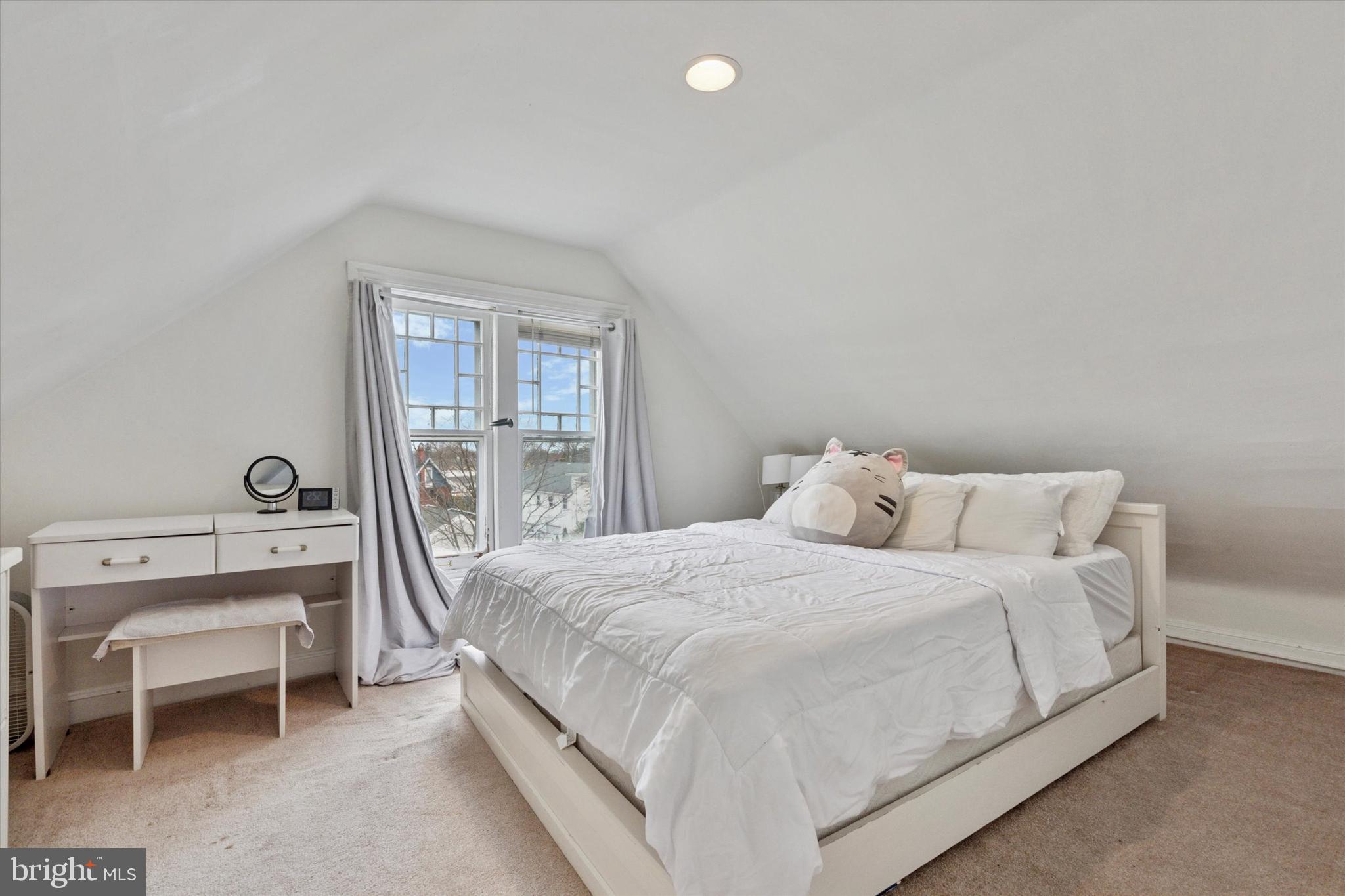 OAKMONT - Residential Lease