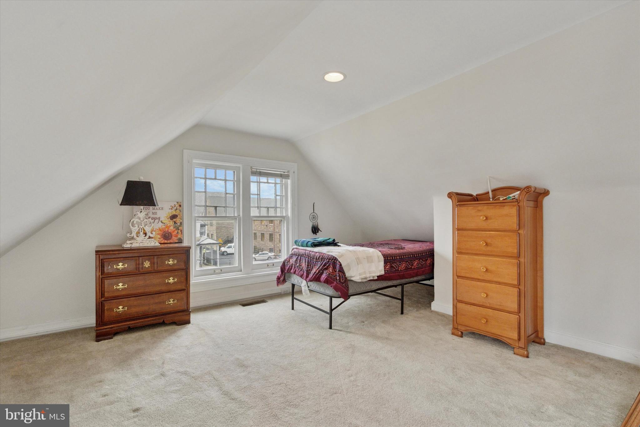 OAKMONT - Residential Lease