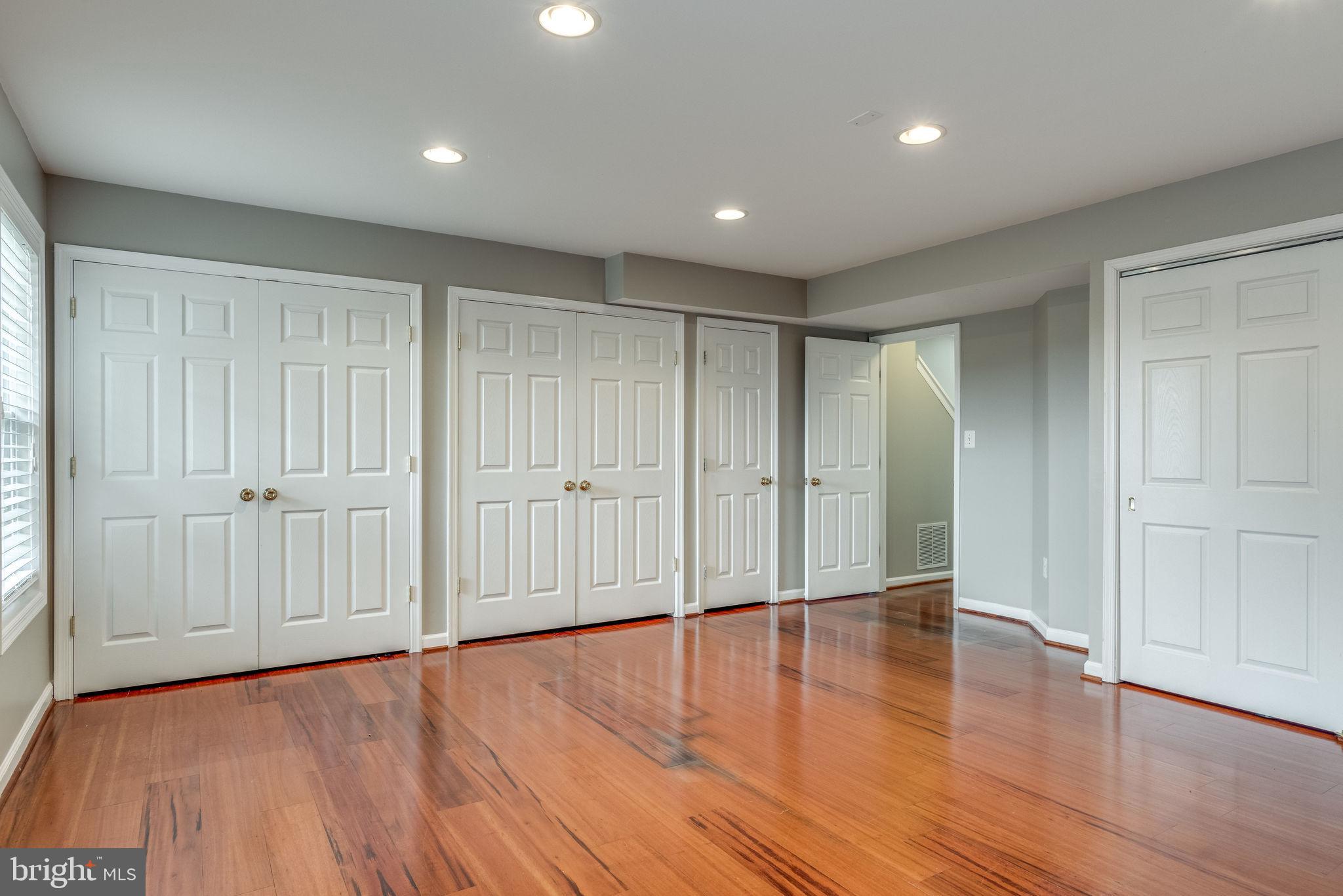 ASHBURN VILLAGE - Residential Lease