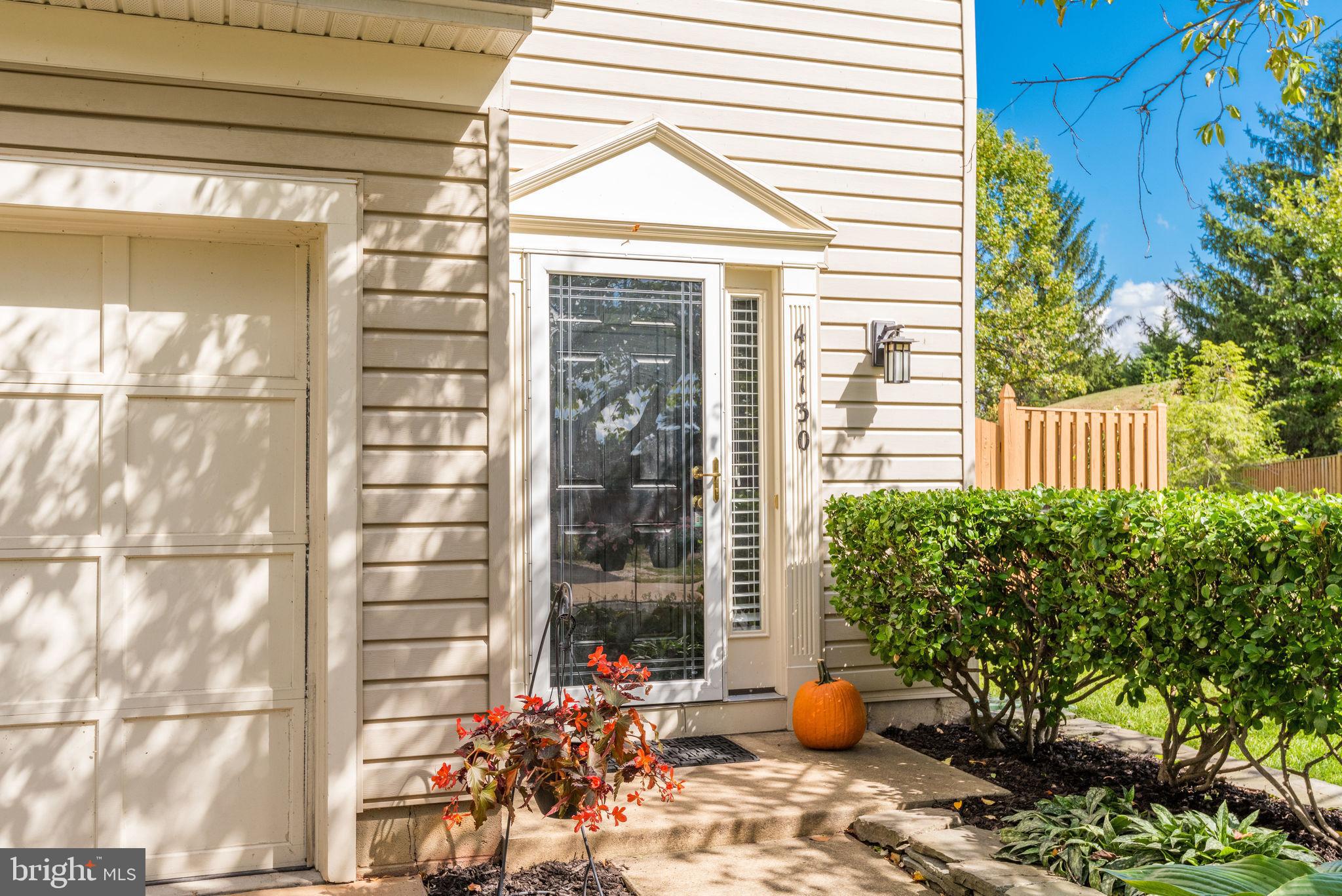 ASHBURN VILLAGE - Residential Lease