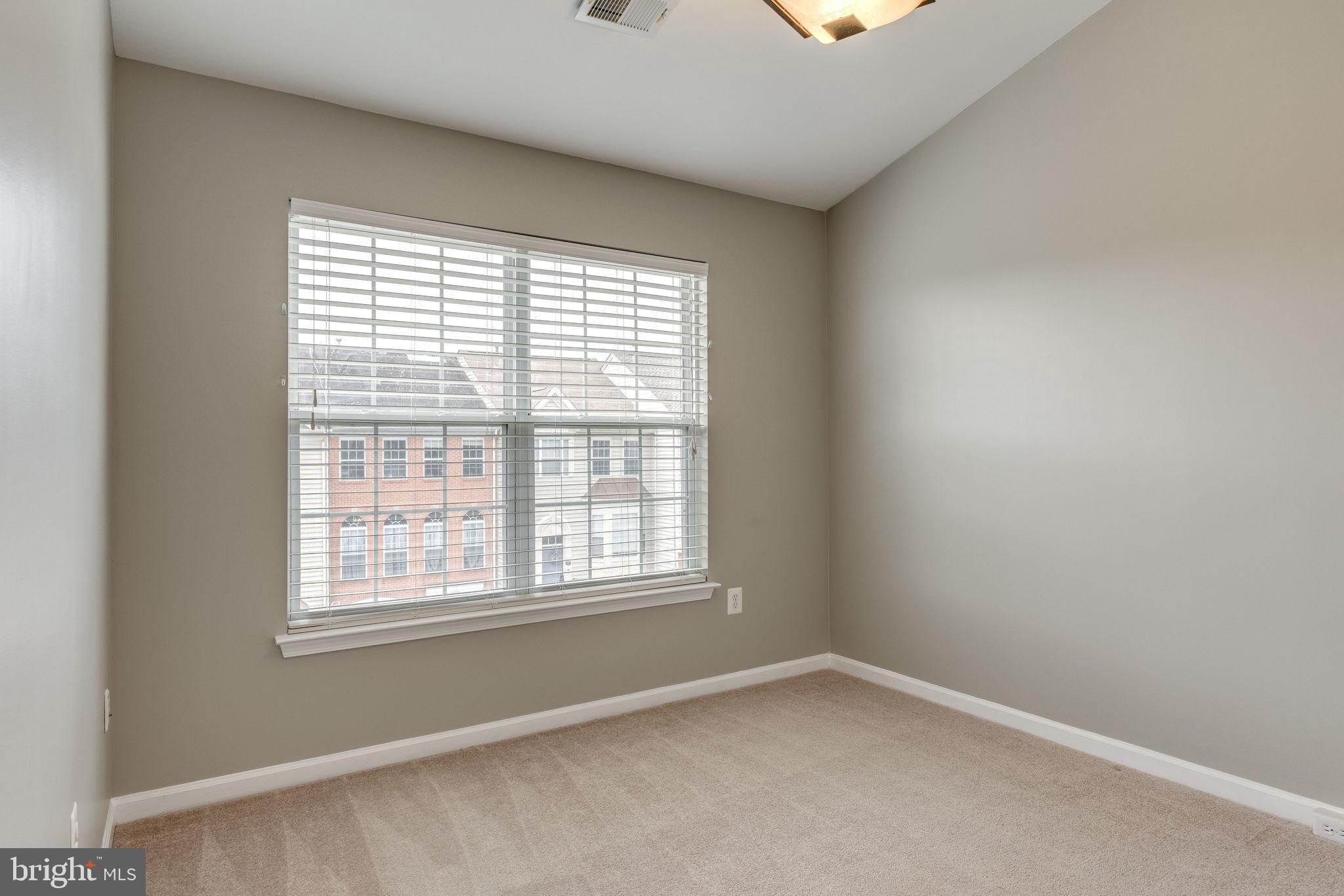 ASHBURN VILLAGE - Residential Lease