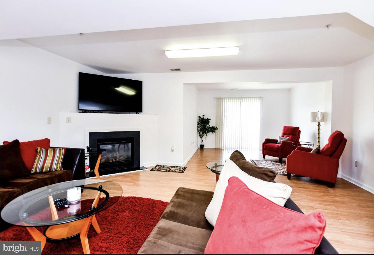 CHARLES CROSSING - Residential