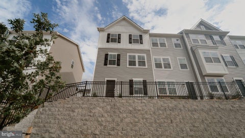 Townhouse For Rent - 1350 Red Clover Lane<br/> RANSON, WV 25438