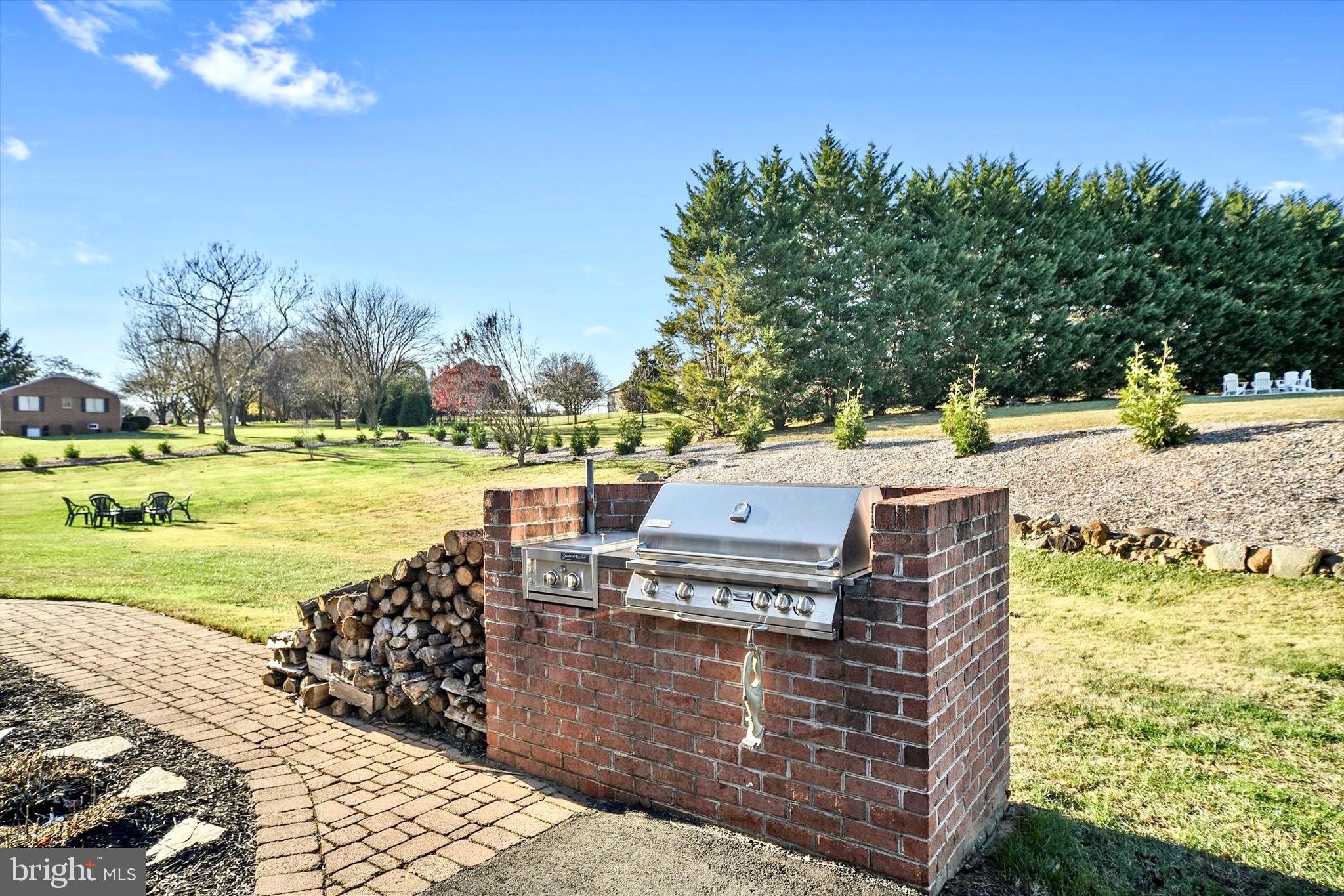 HUNT FIELDS - Residential