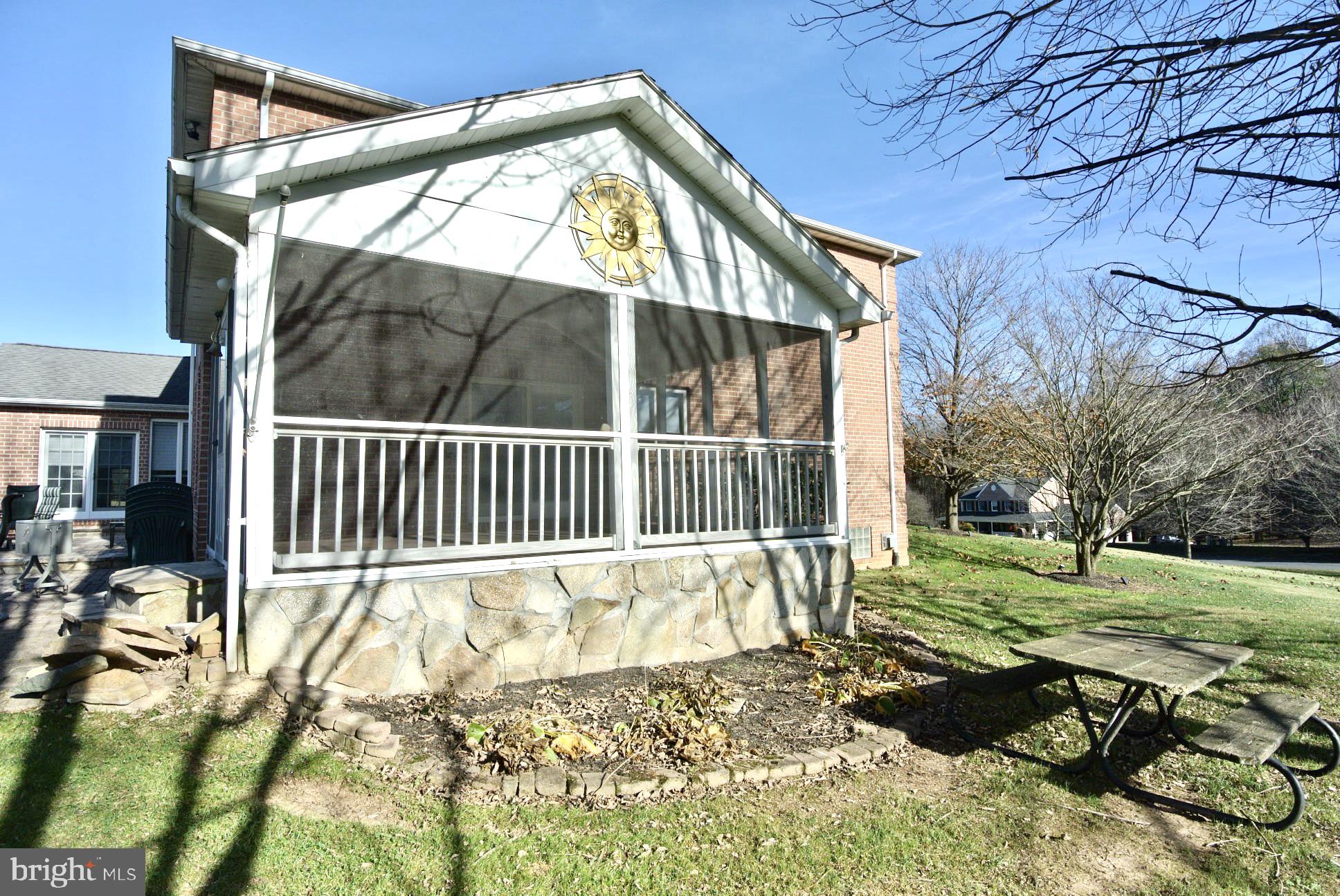 HUNT FIELDS - Residential