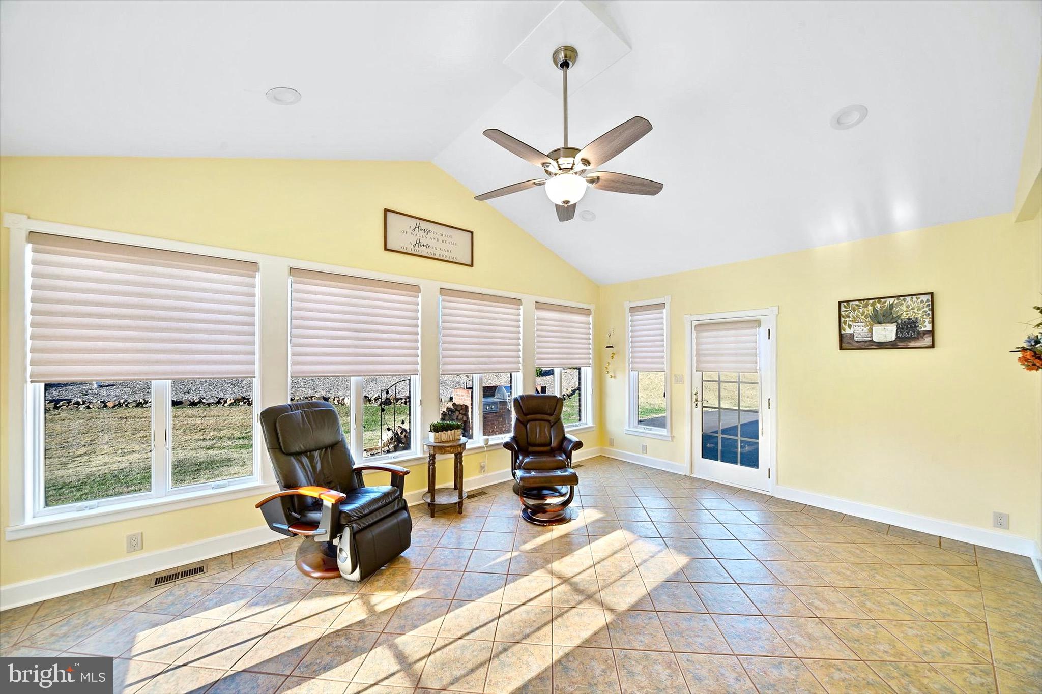 HUNT FIELDS - Residential