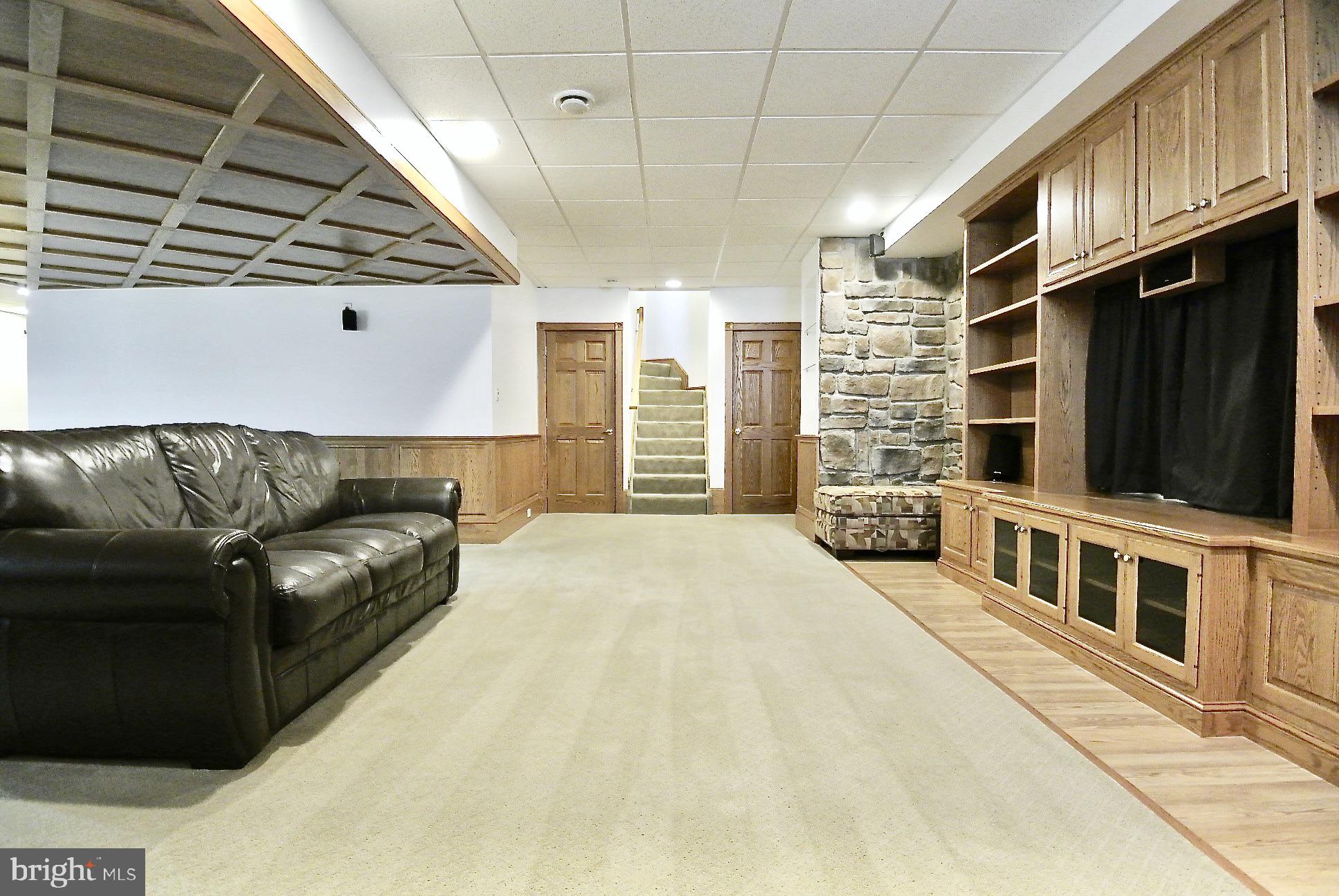 HUNT FIELDS - Residential