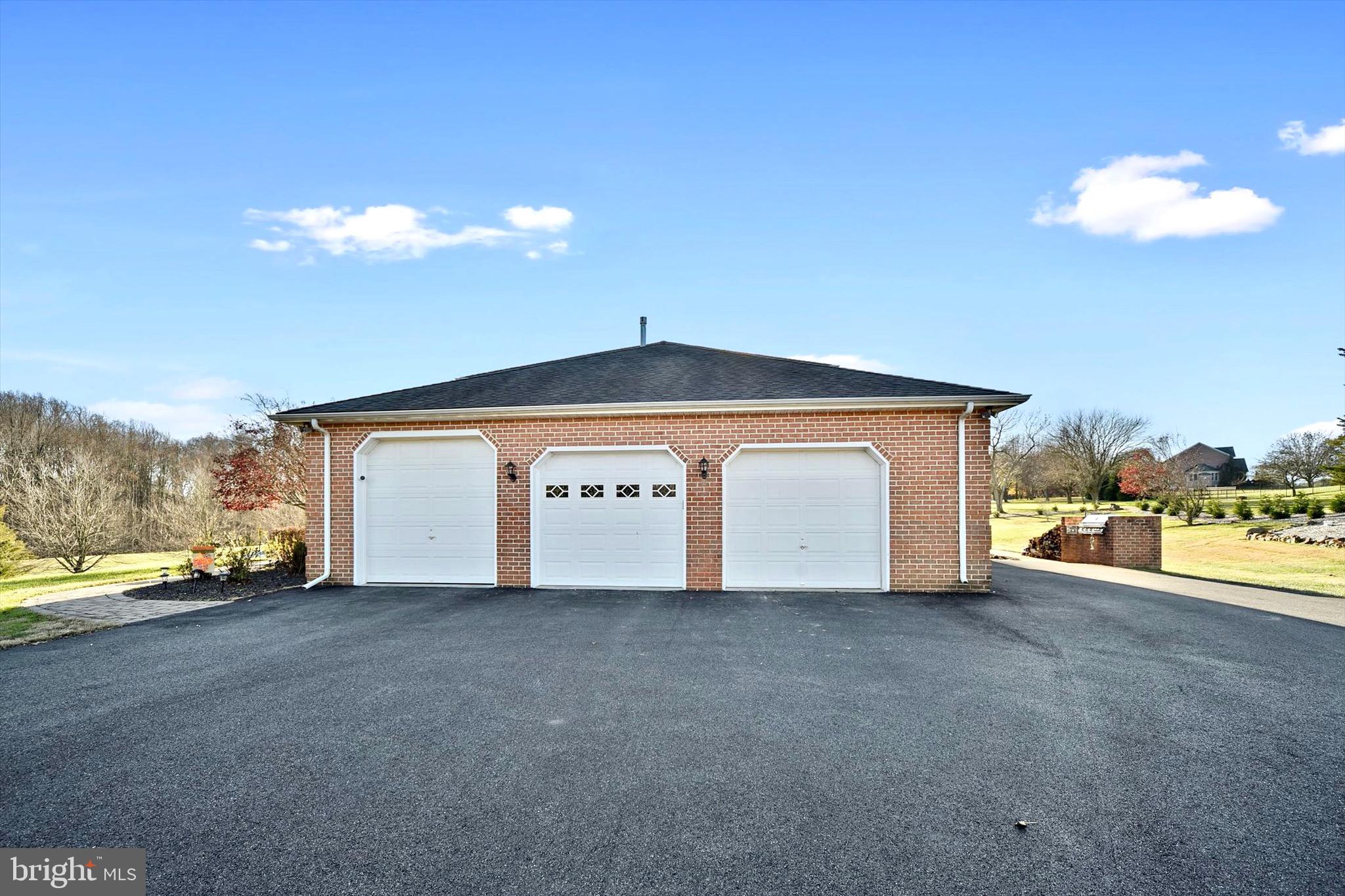 HUNT FIELDS - Residential