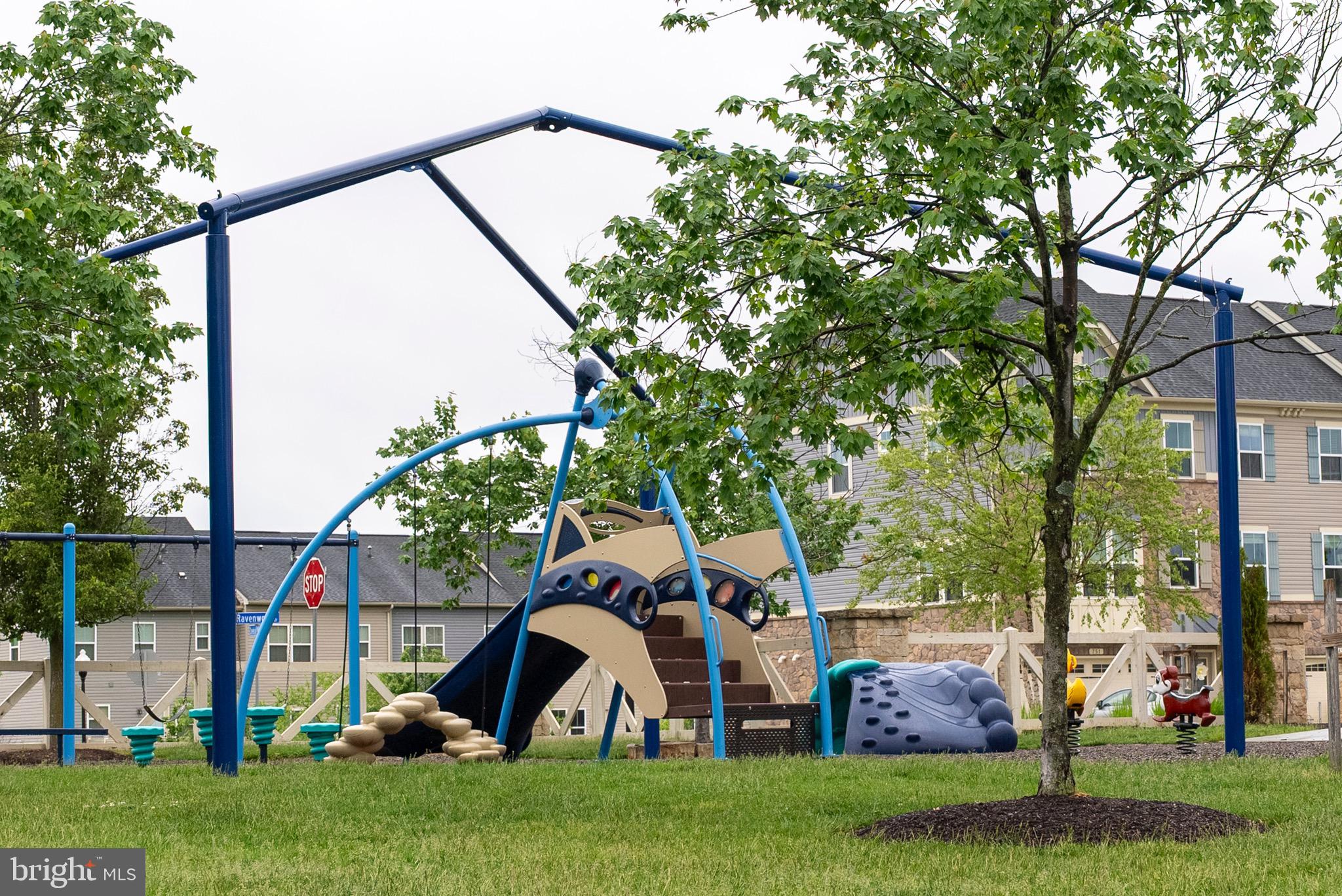 CREEKSIDE VILLAGE - Residential